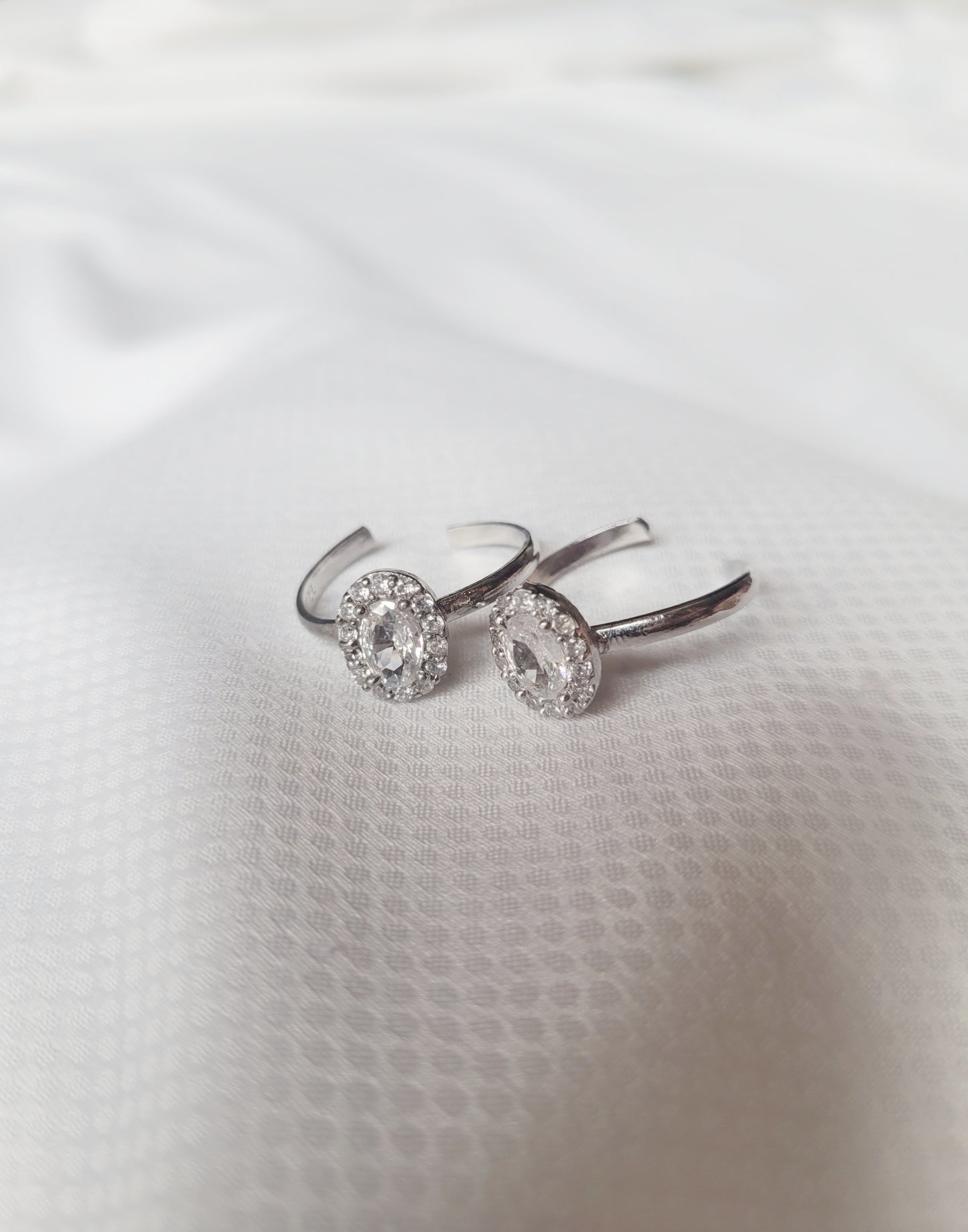 Oval Halo Sparkle 92.5 Silver Toe Rings - Pair
