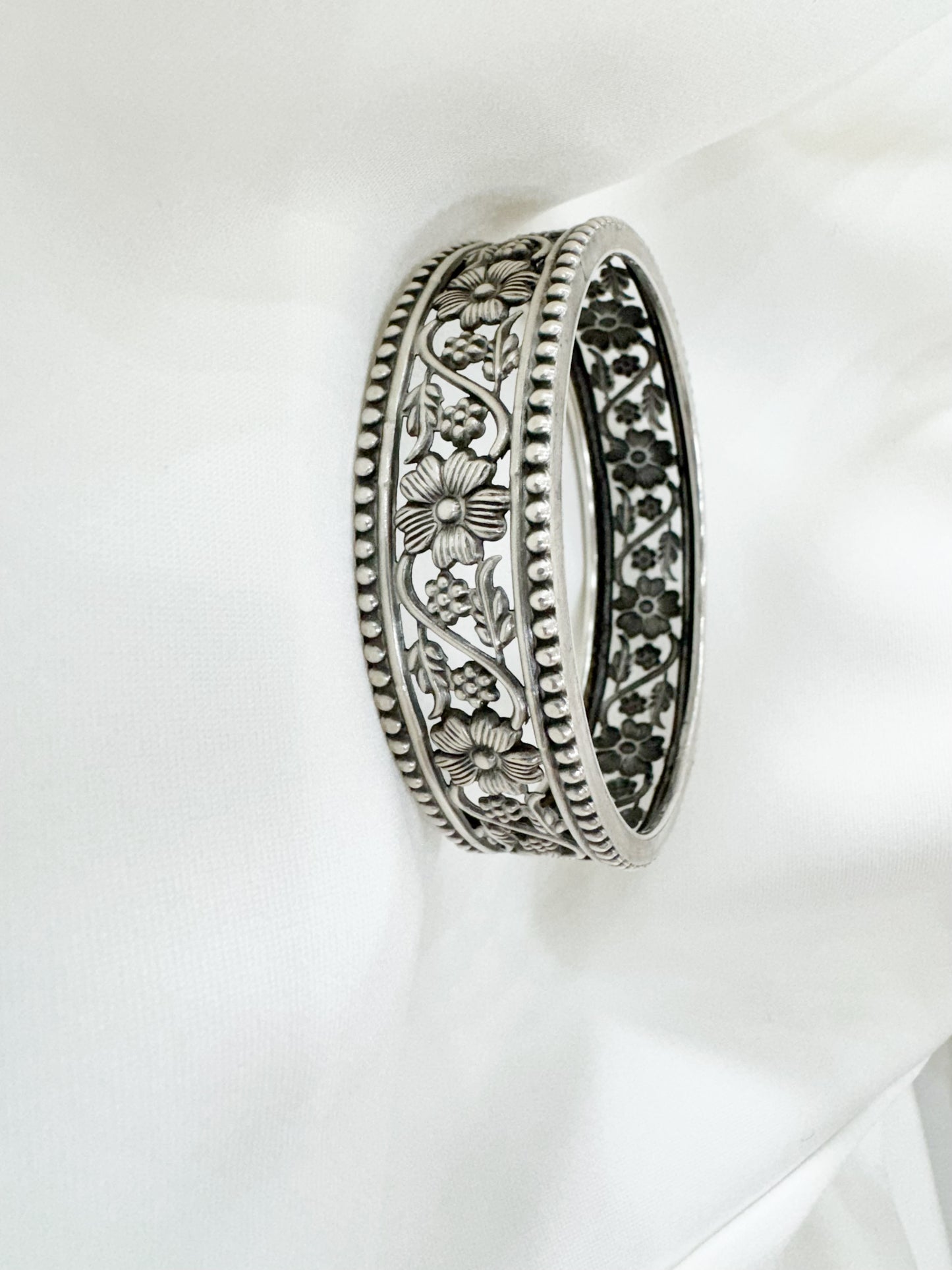 Matte Finish Silver Bold Blossom Kada