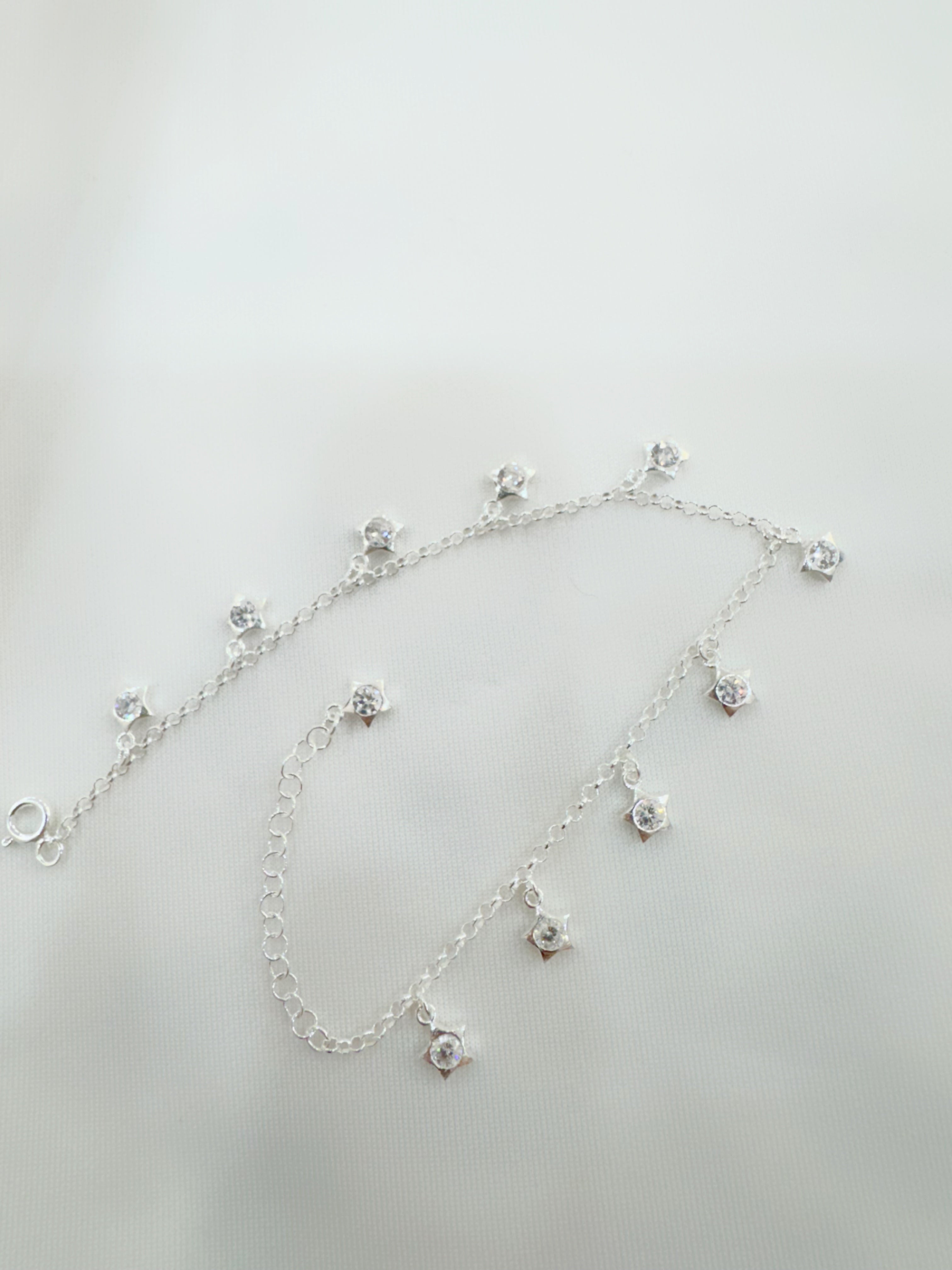 Eira Tara – Minimalistic 92.5 Silver Dangling Star Chain Bracelet