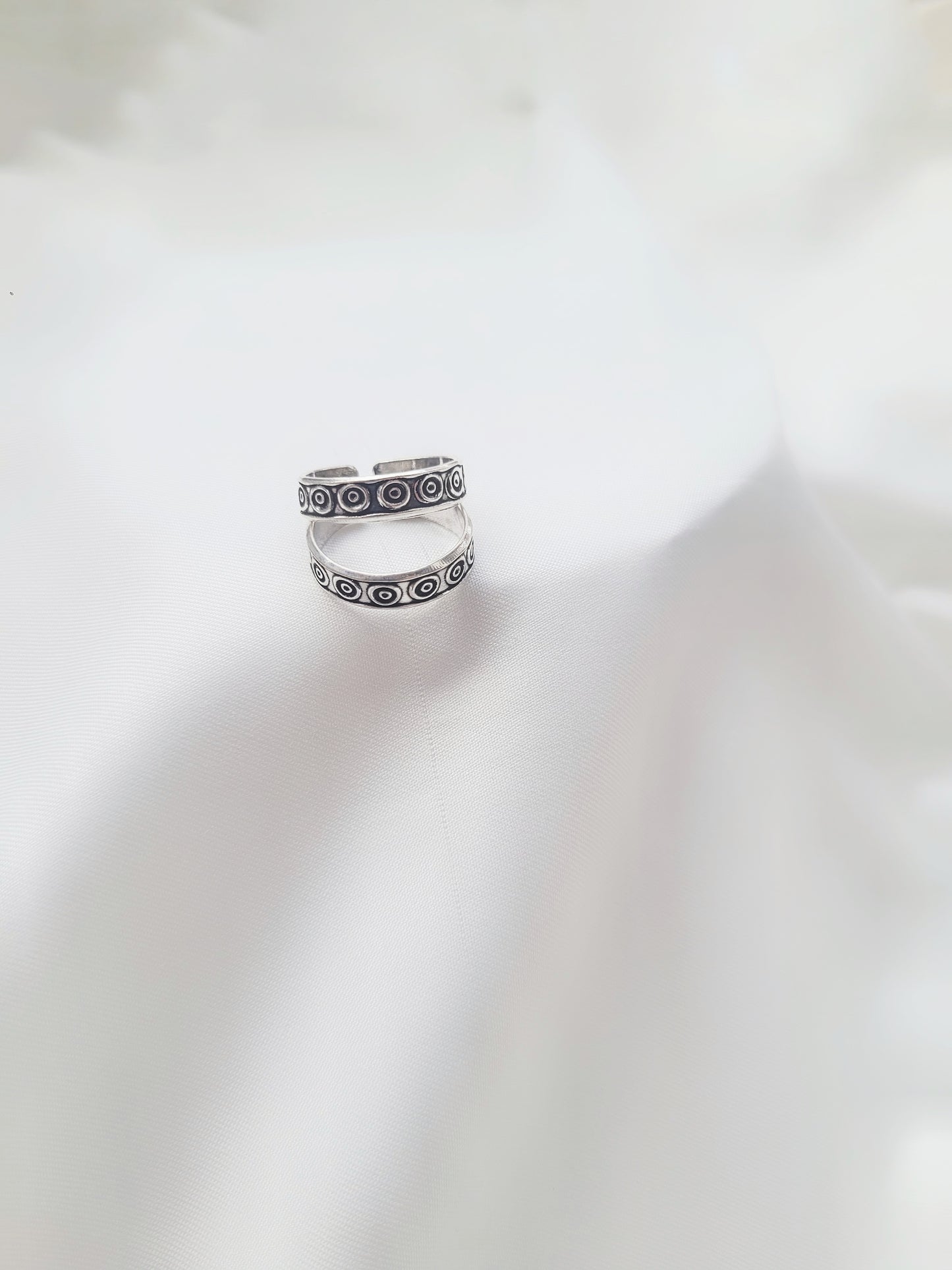 Royal Eye Toe Rings 92.5 Silver - Pair