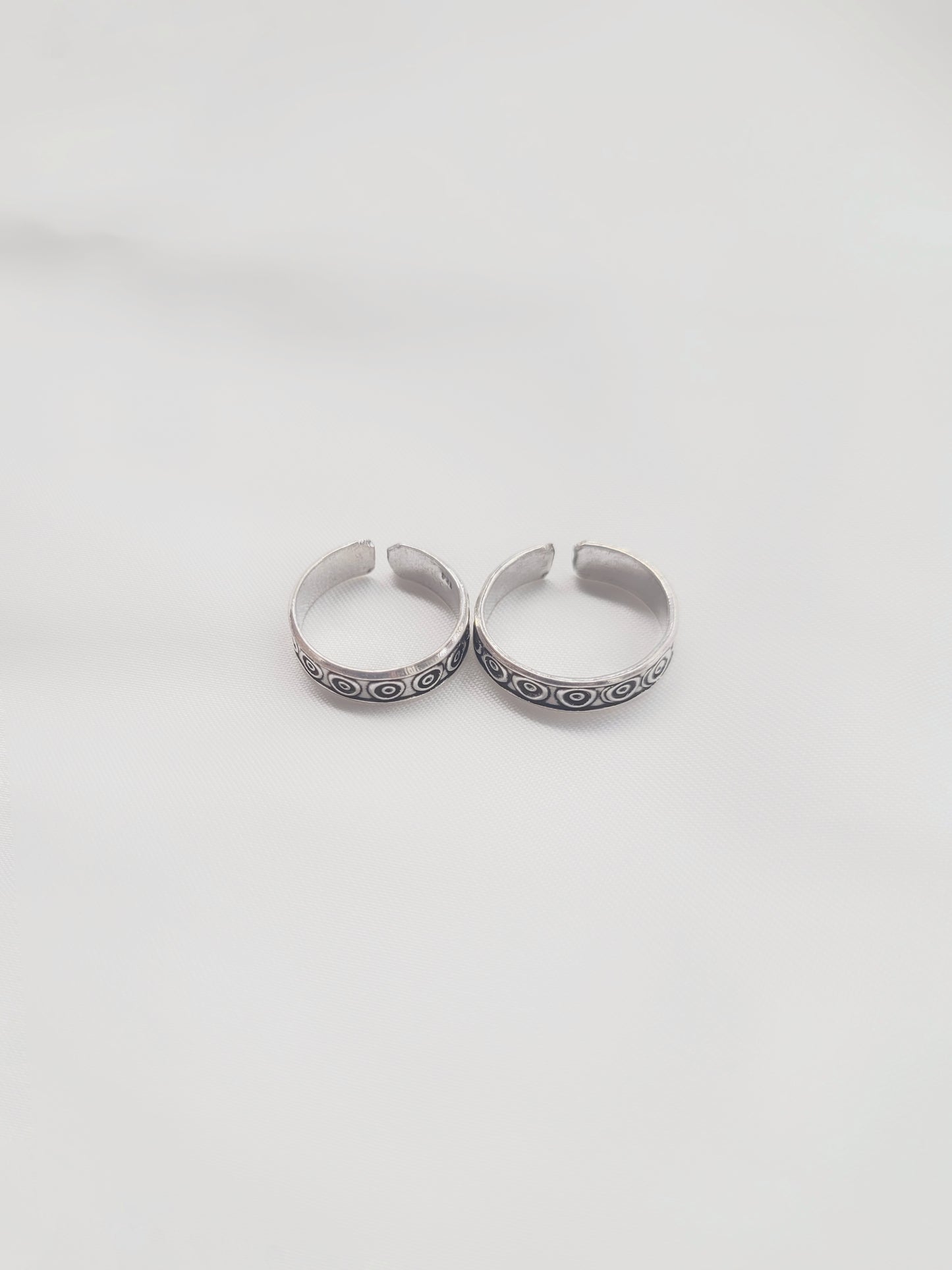 Royal Eye Toe Rings 92.5 Silver - Pair