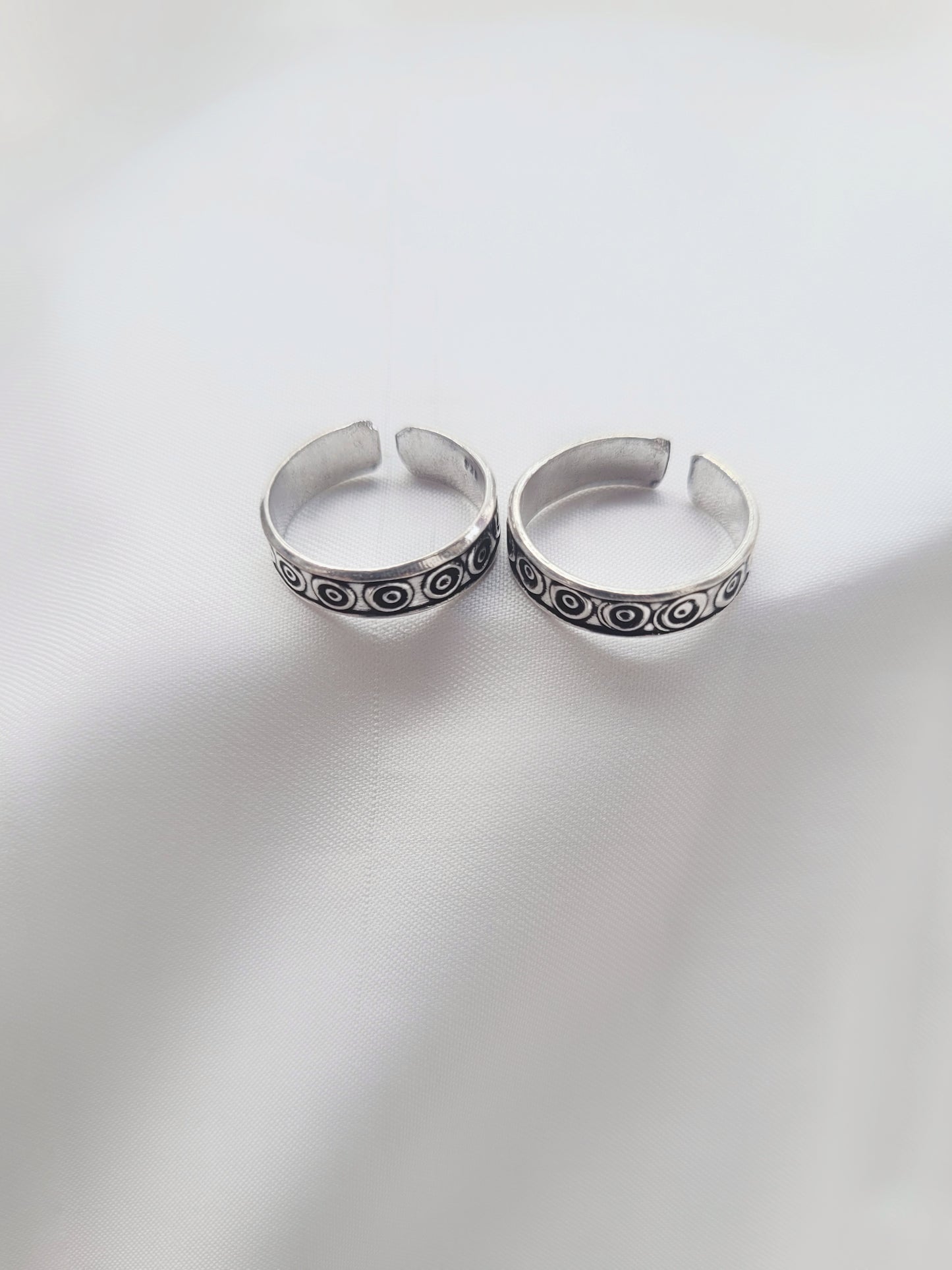 Royal Eye Toe Rings 92.5 Silver - Pair