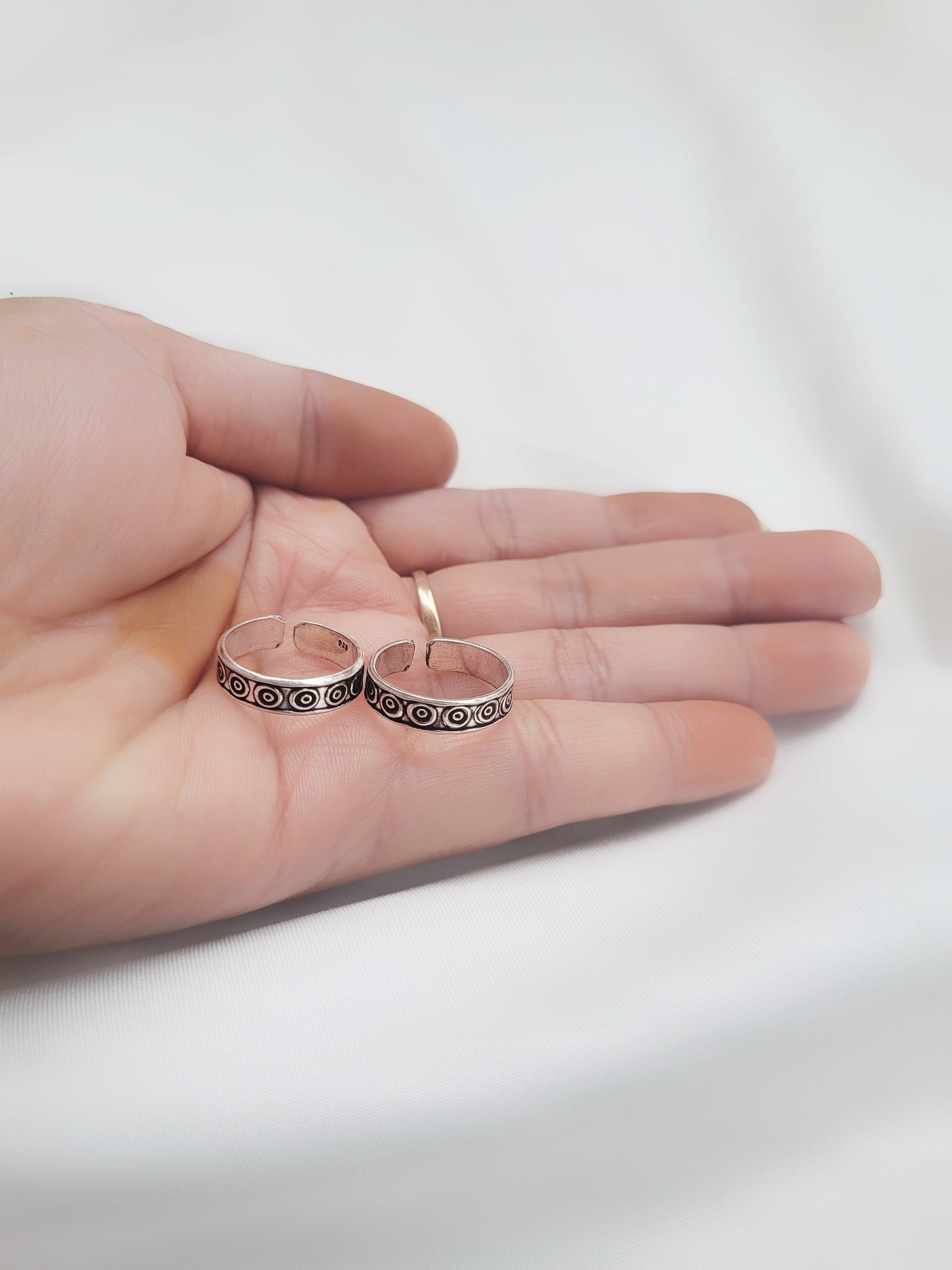 Royal Eye Toe Rings 92.5 Silver - Pair