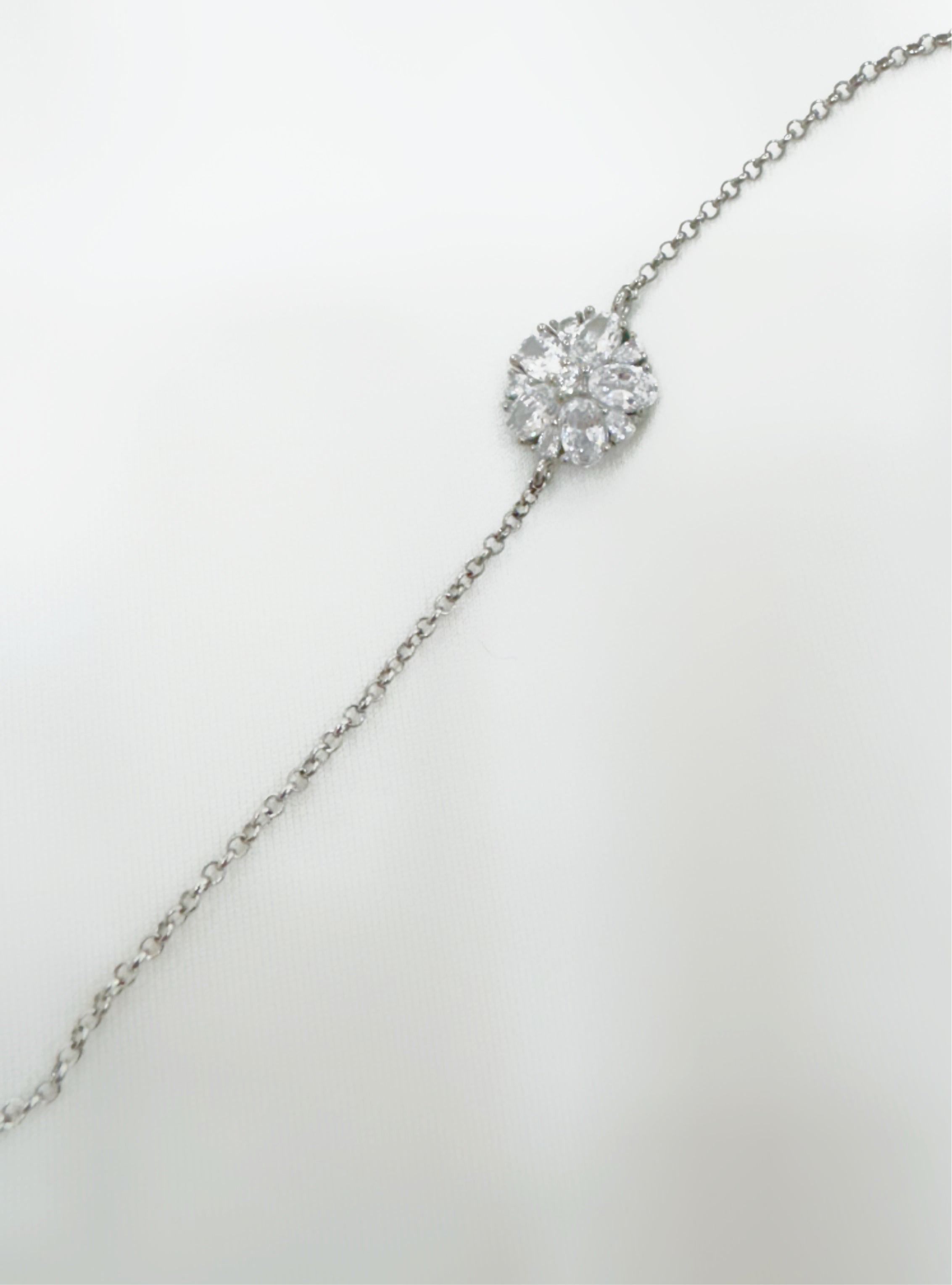 Eira Kiran – Minimalistic 92.5 Silver Radiant Bloom Bracelet
