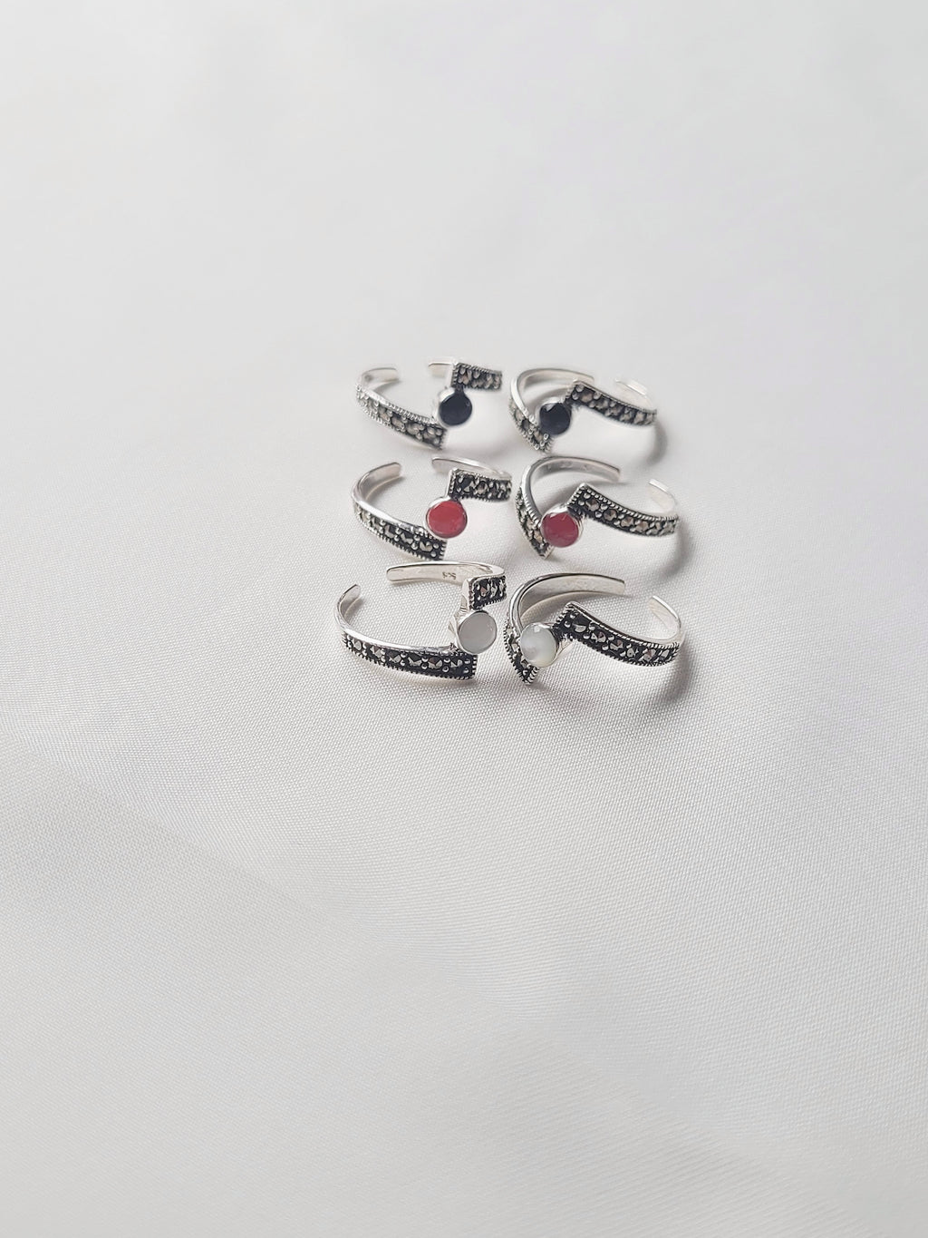 Marcasite Onyx Royal Wing Toe Rings 92.5 Silver - Pair