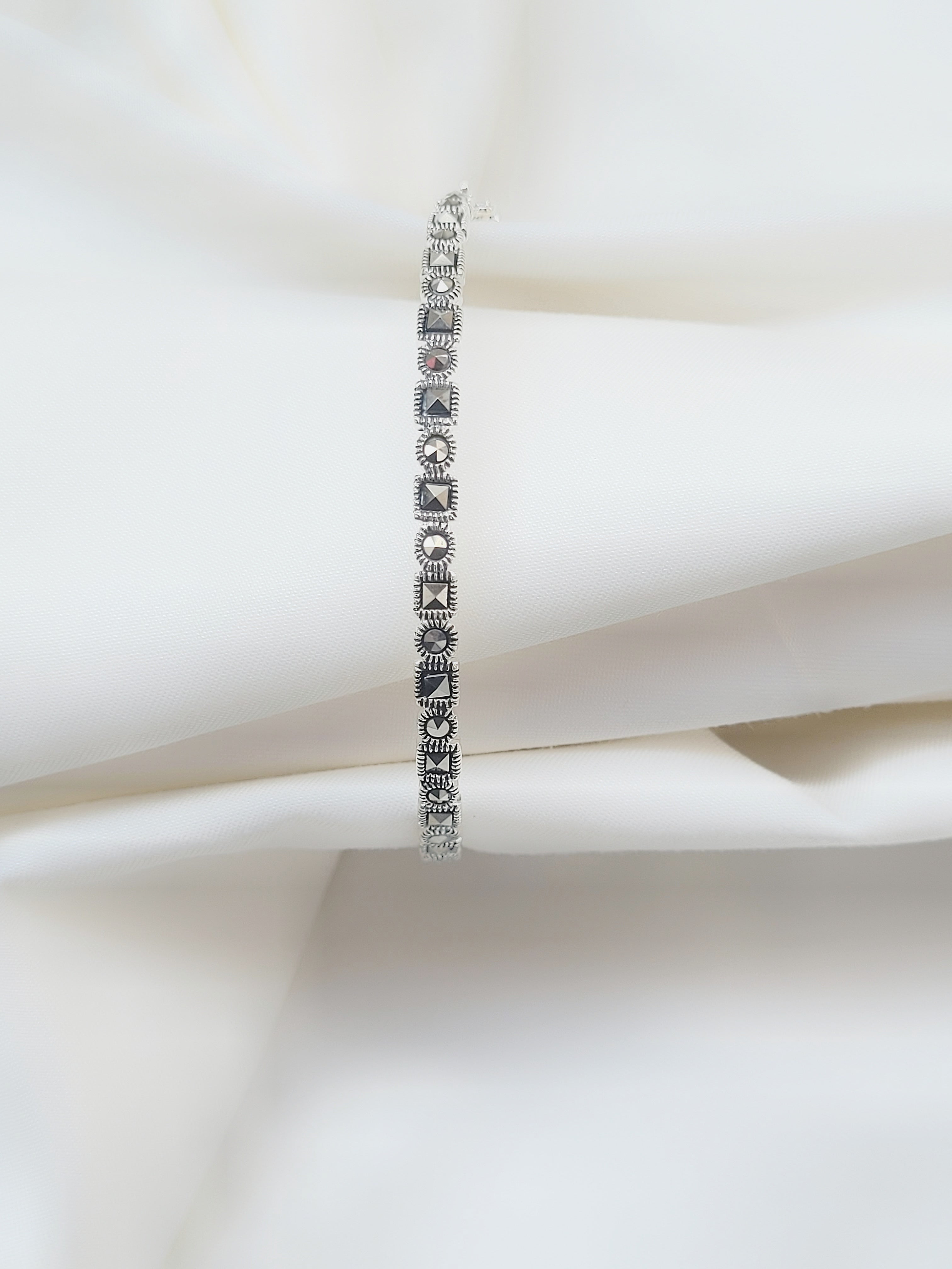 Marcasite Vintage Openable Bracelet 92.5 Silver