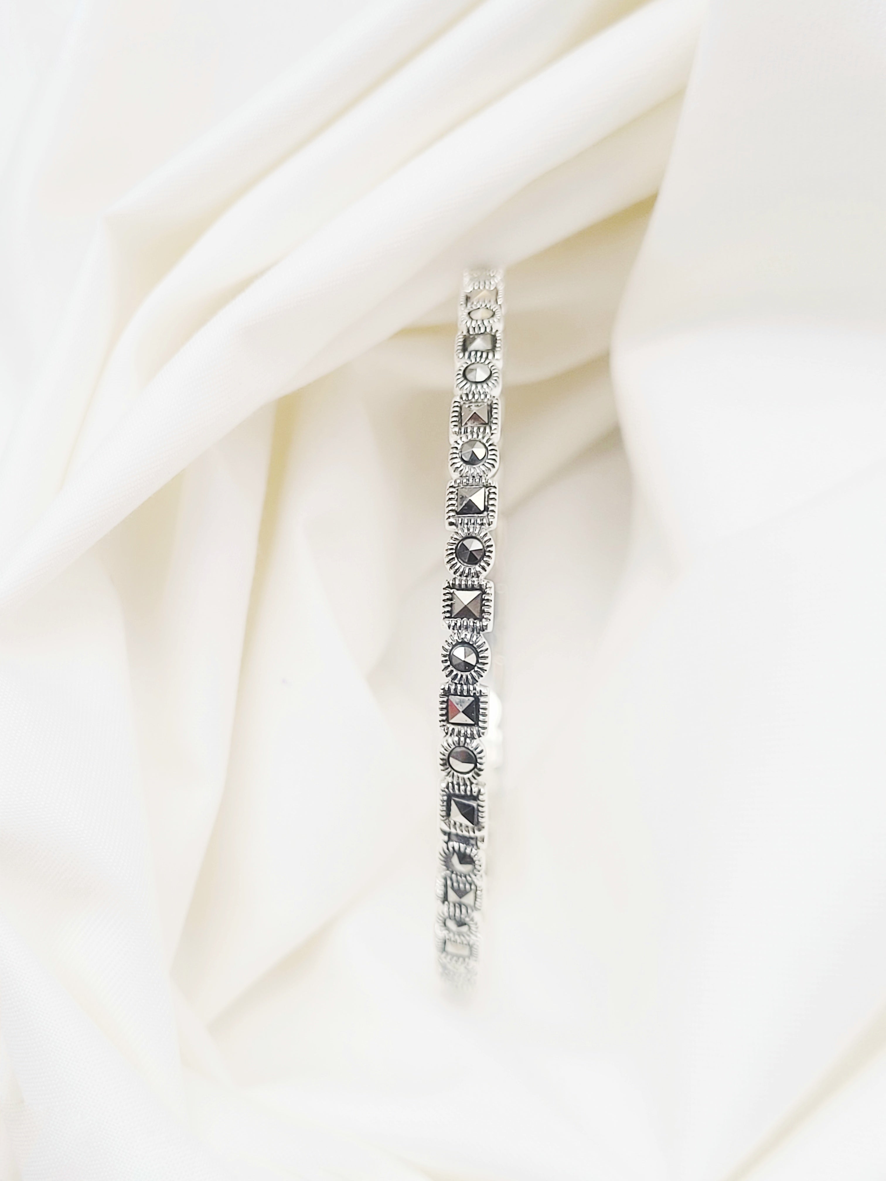 Marcasite Vintage Openable Bracelet 92.5 Silver