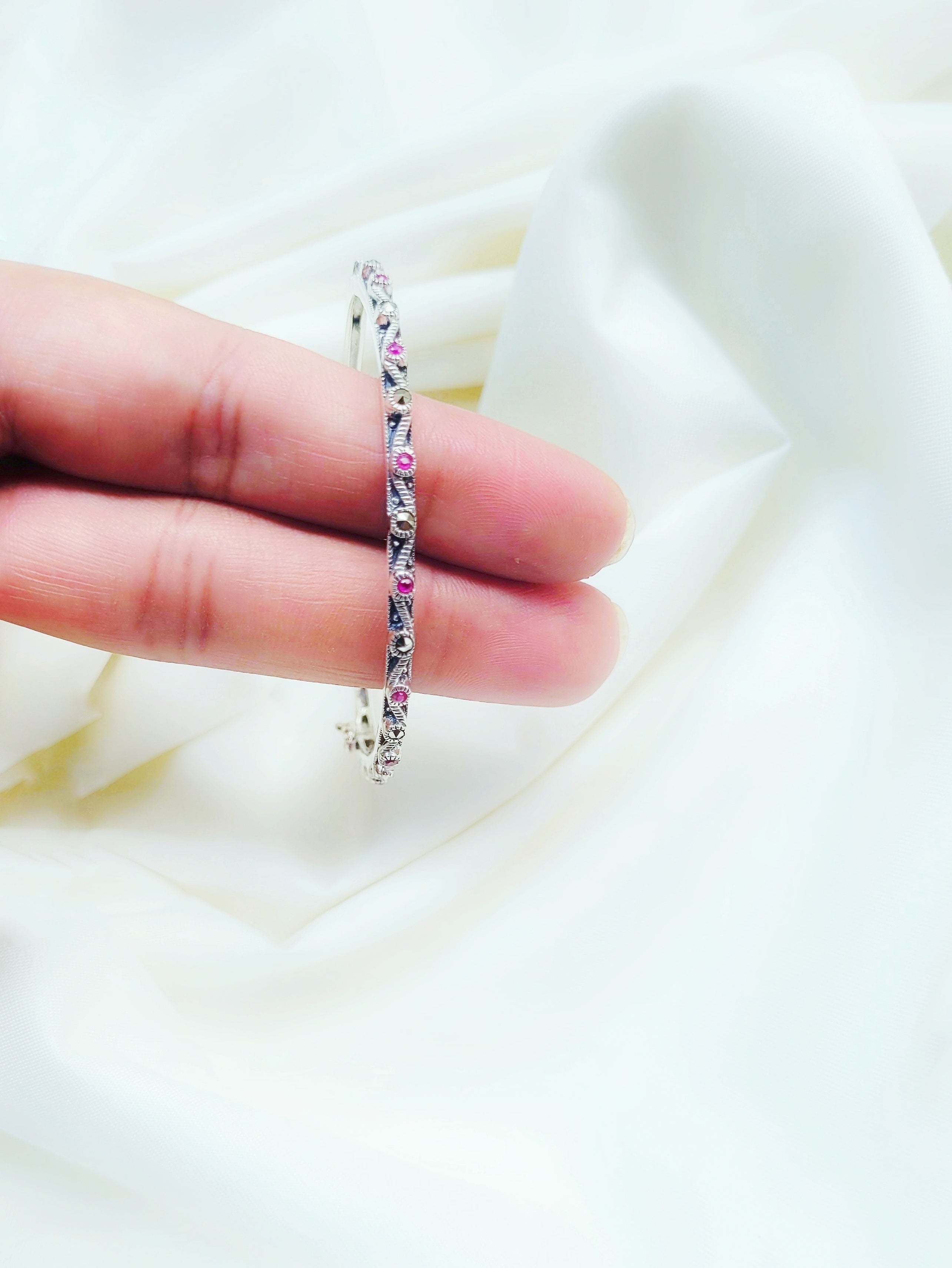 Marcasite Vintage Elegant Pink Stone Openable Bracelet 92.5 Silver