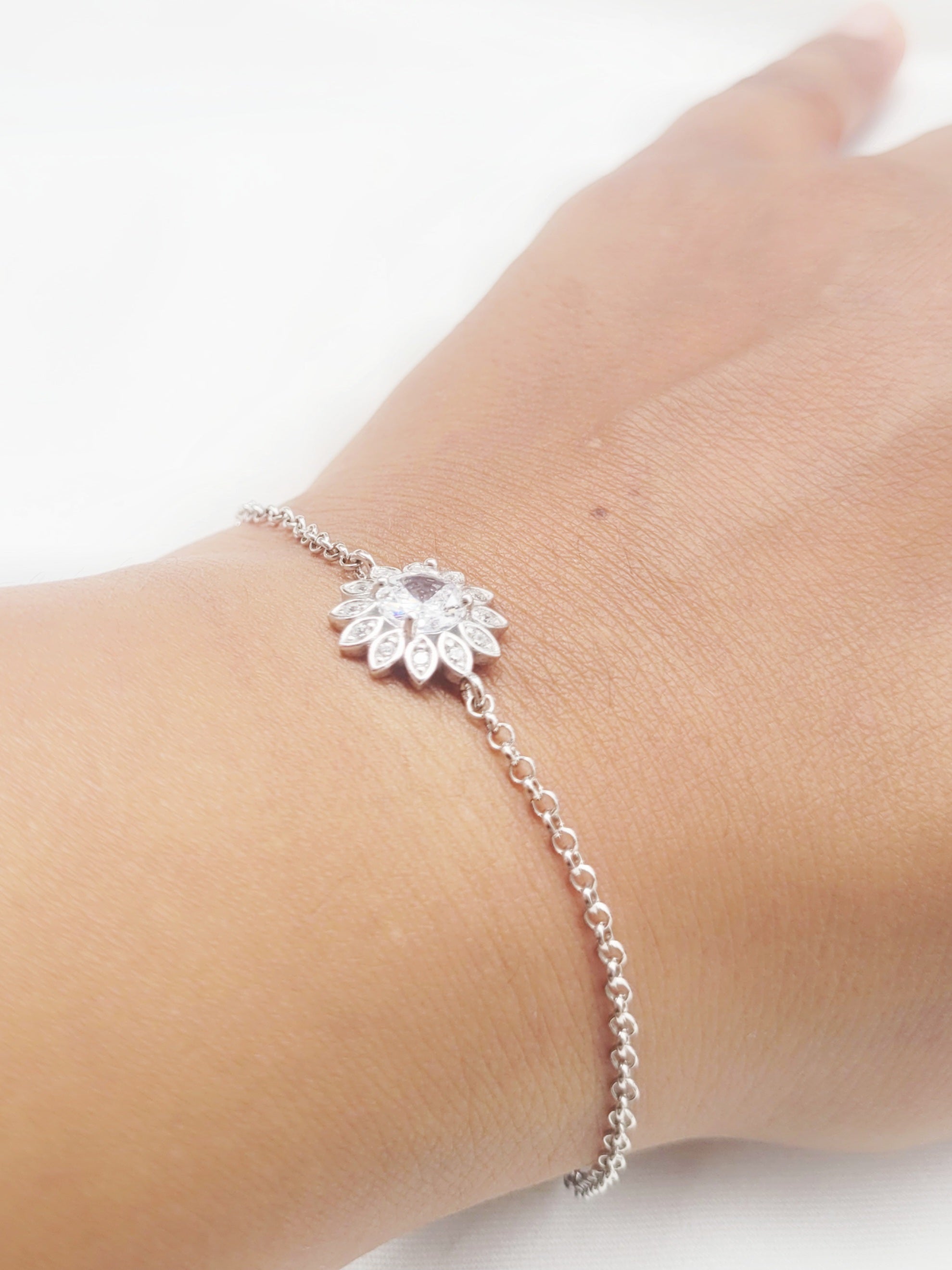 Eira Sunflower – Minimalistic 92.5 Silver Flower Bracelet