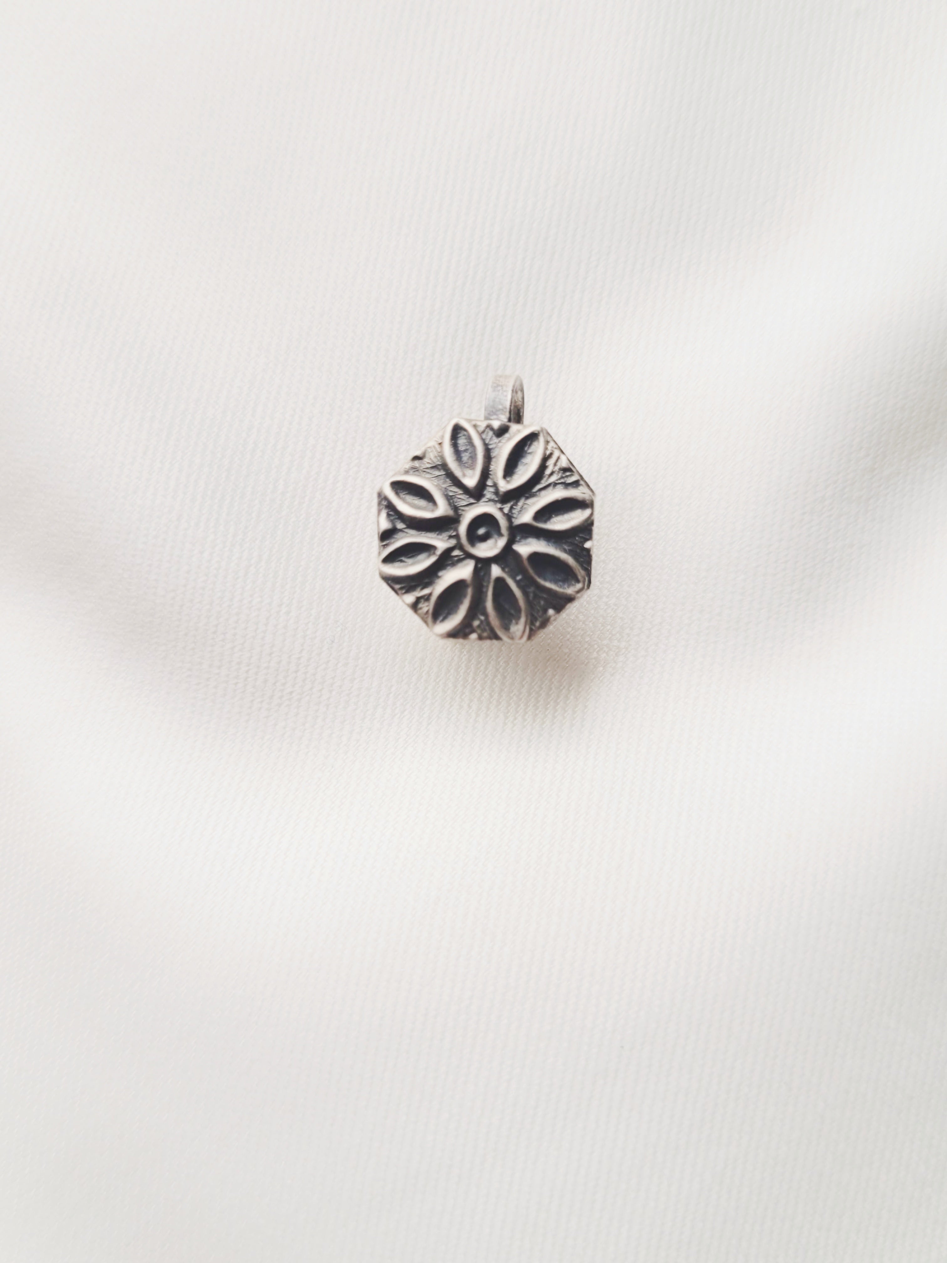Padma Mandala Oxidised - Clip On 92.5 Silver Nosepin