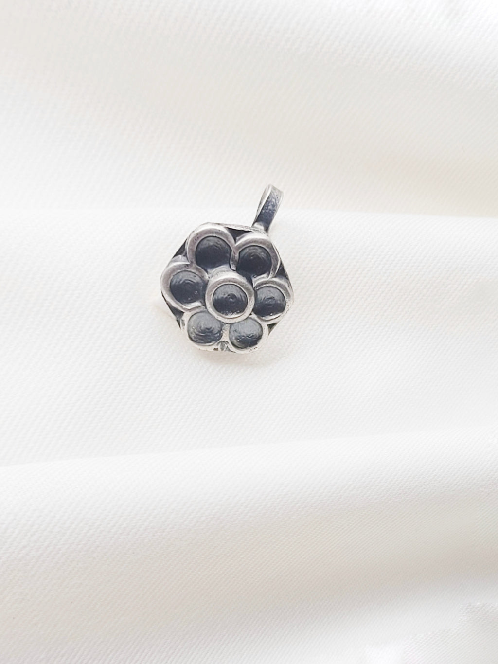 Prabha Mandal Oxidised - Clip On 92.5 Silver Nosepin