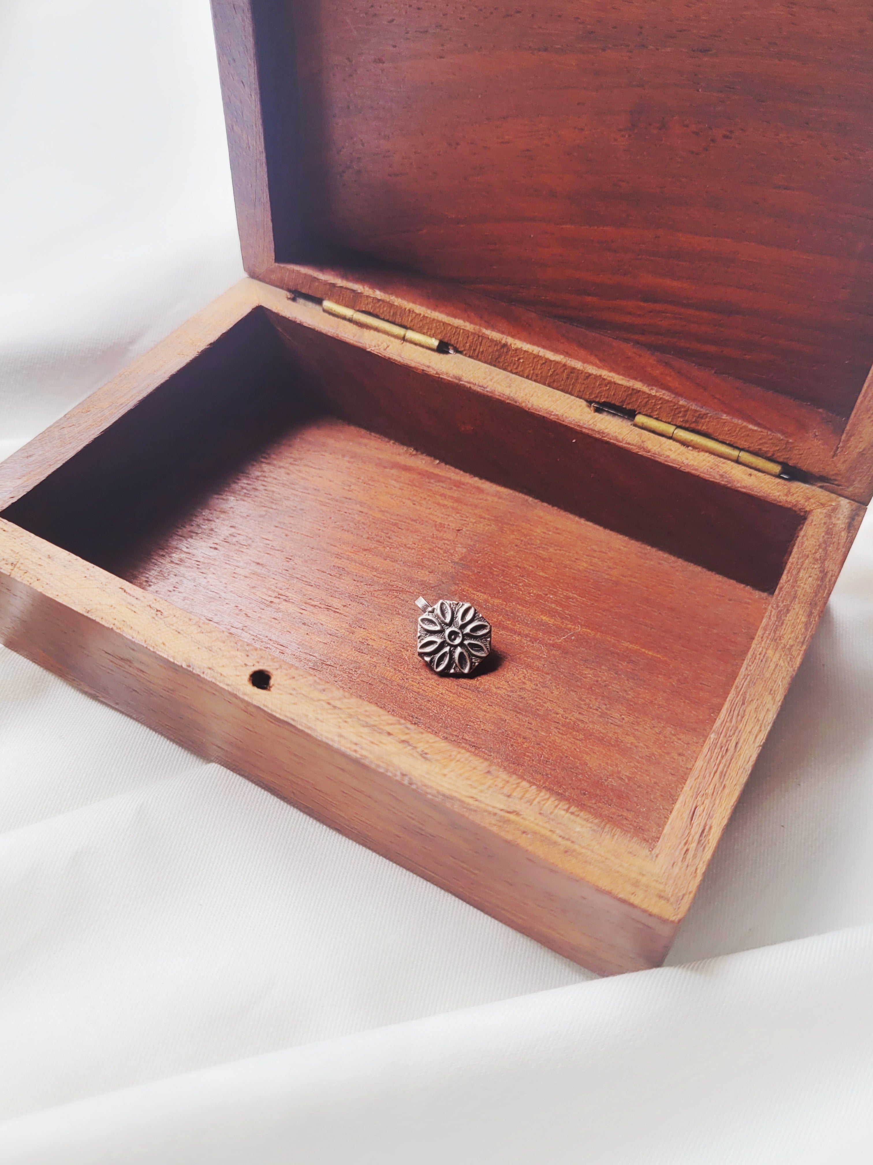 Padma Mandala Oxidised - Clip On 92.5 Silver Nosepin
