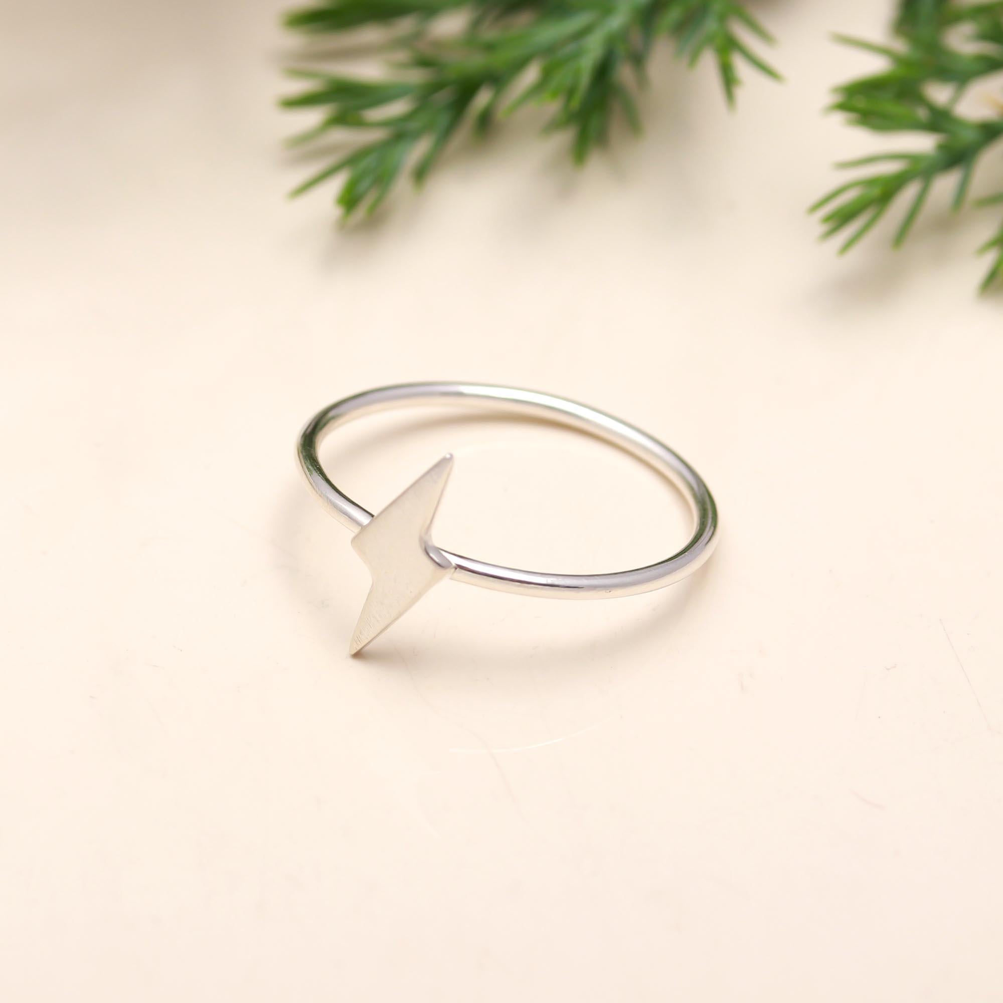 92.5 Silver Thunderbolt Minimalistic Ring