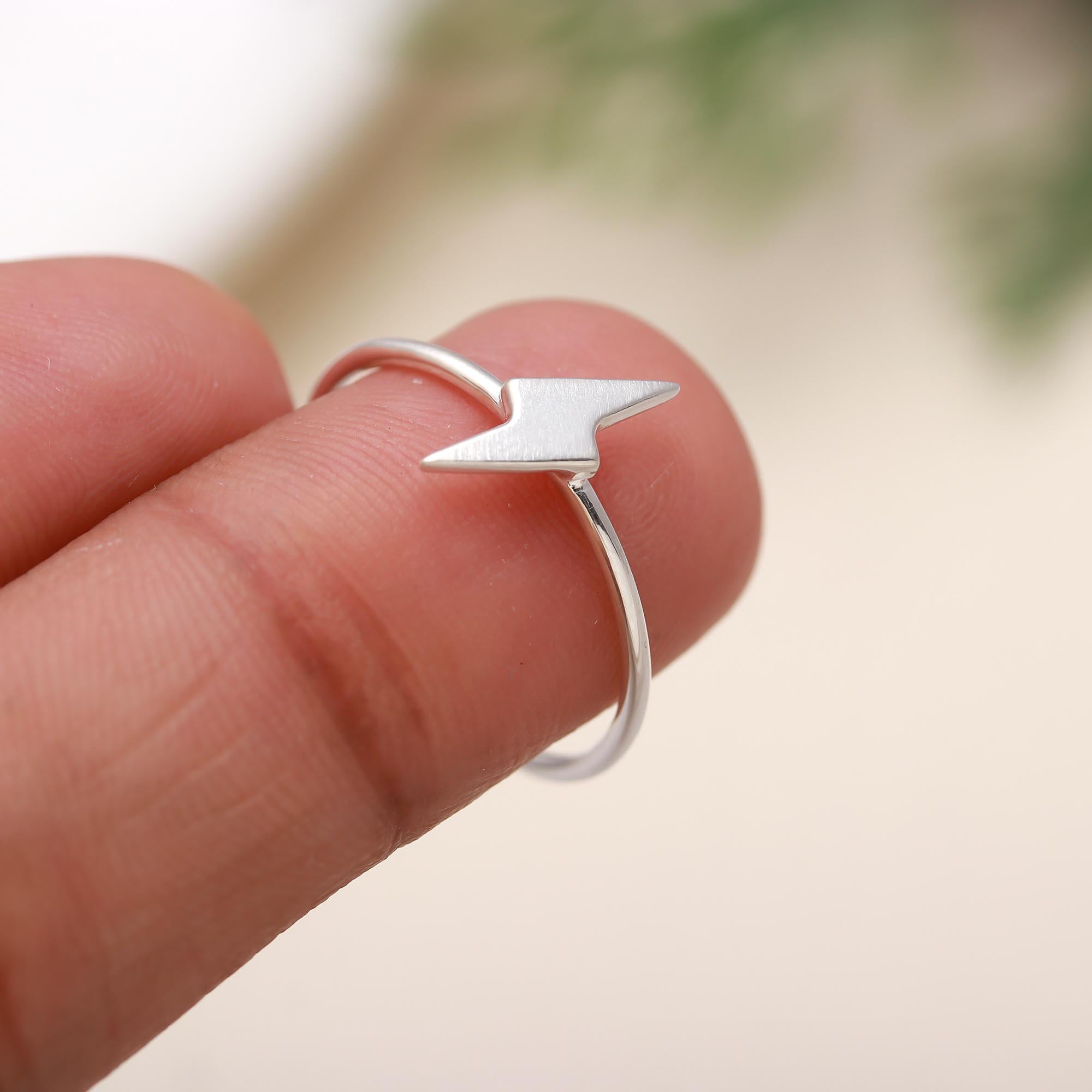 92.5 Silver Thunderbolt Minimalistic Ring