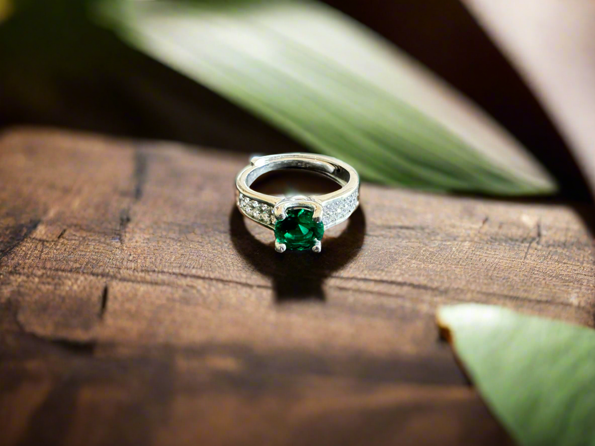 92.5 Silver Ring With Green Round Stone (Adjustable Size)