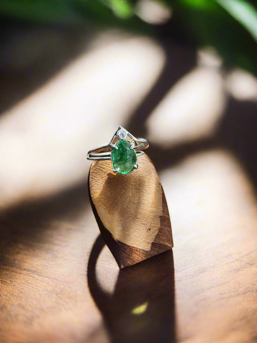 92.5 Silver Emerald Dual Ring