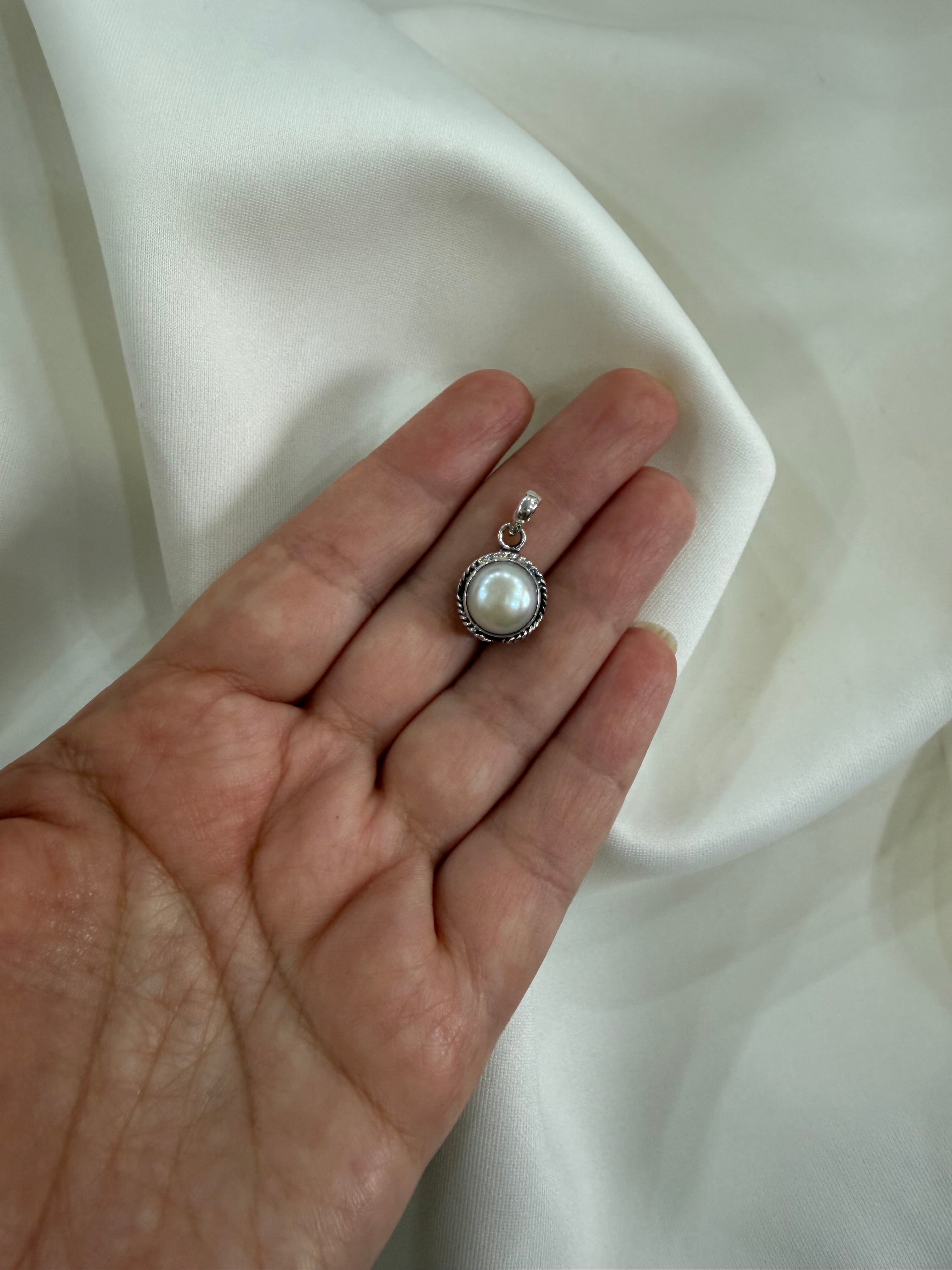 925 Silver White Pearl Classic Pendant (Without Chain)
