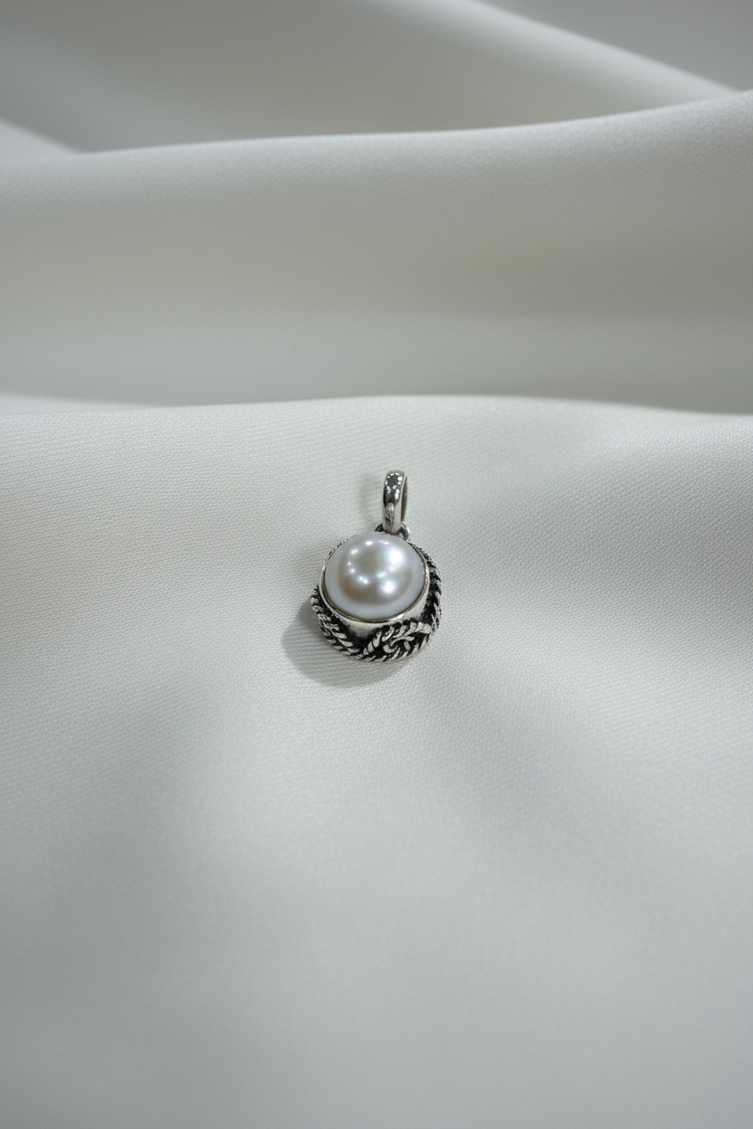 925 Silver White Pearl Classic Pendant (Without Chain)