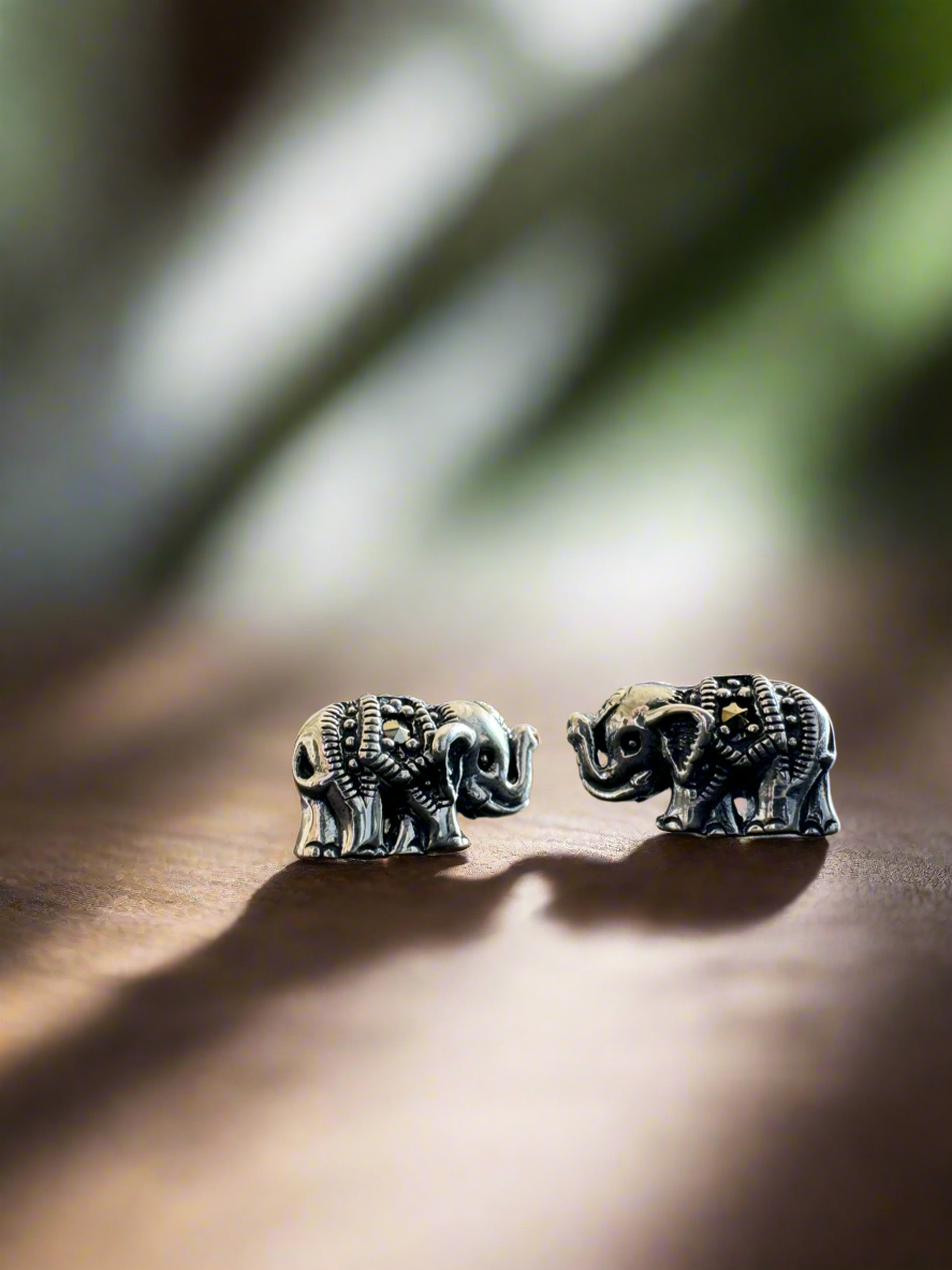 Silver 92.5 Small Elephant Earrings