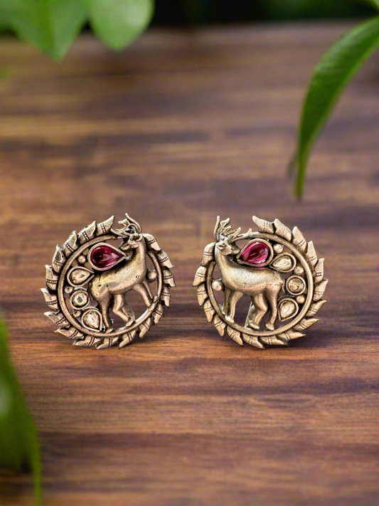 Antique Silver Deer Round Earrings