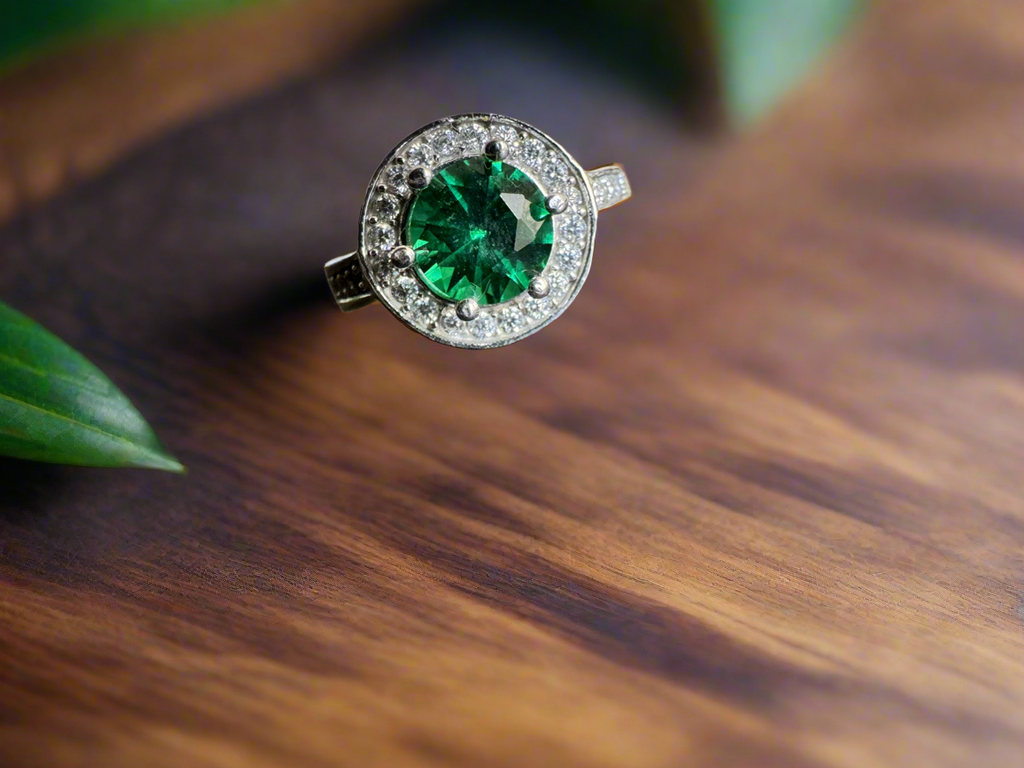 92.5 Silver Ring With Green Round Stone (Adjustable Size)
