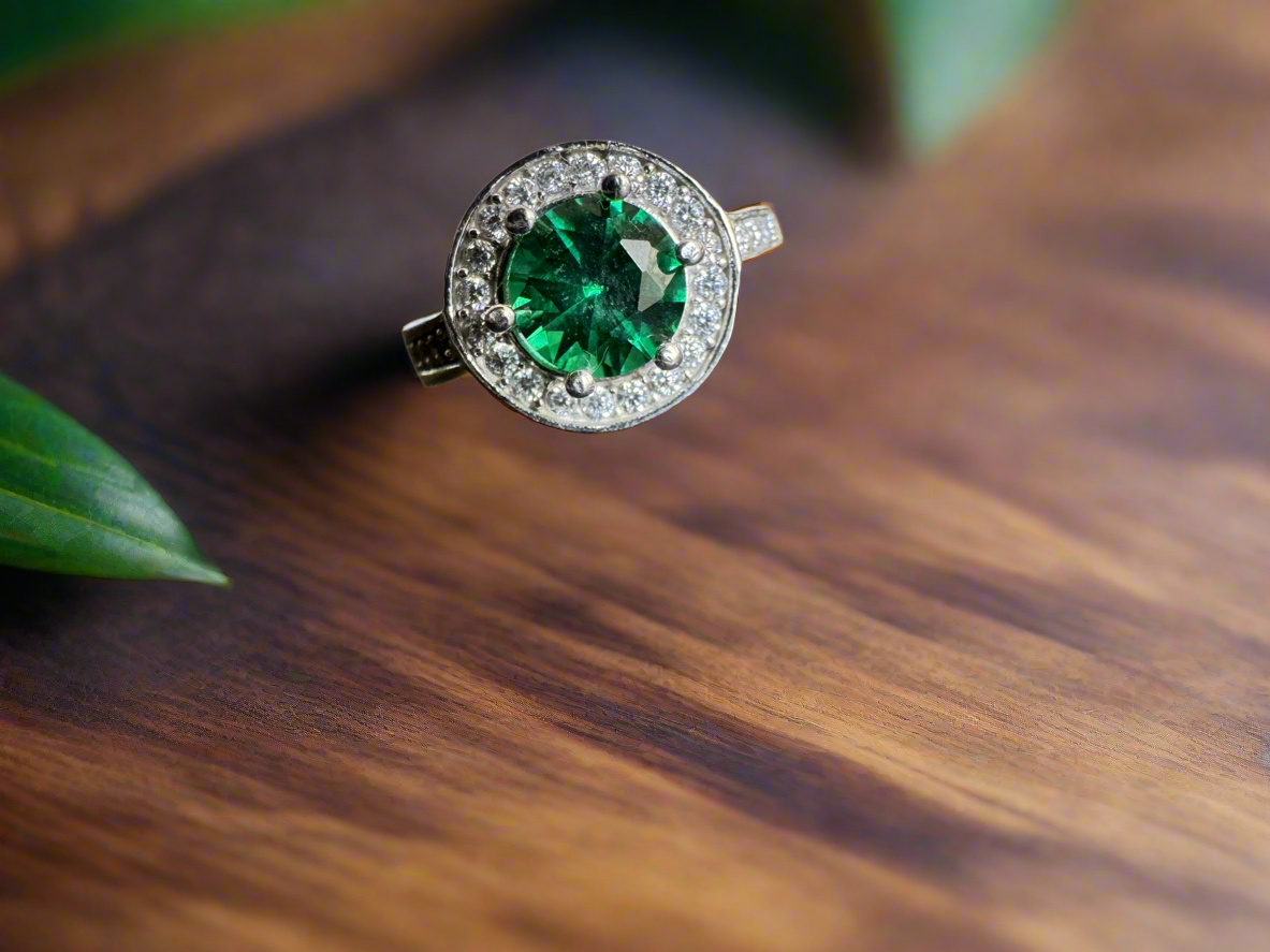 92.5 Silver Ring With Green Round Stone (Adjustable Size)