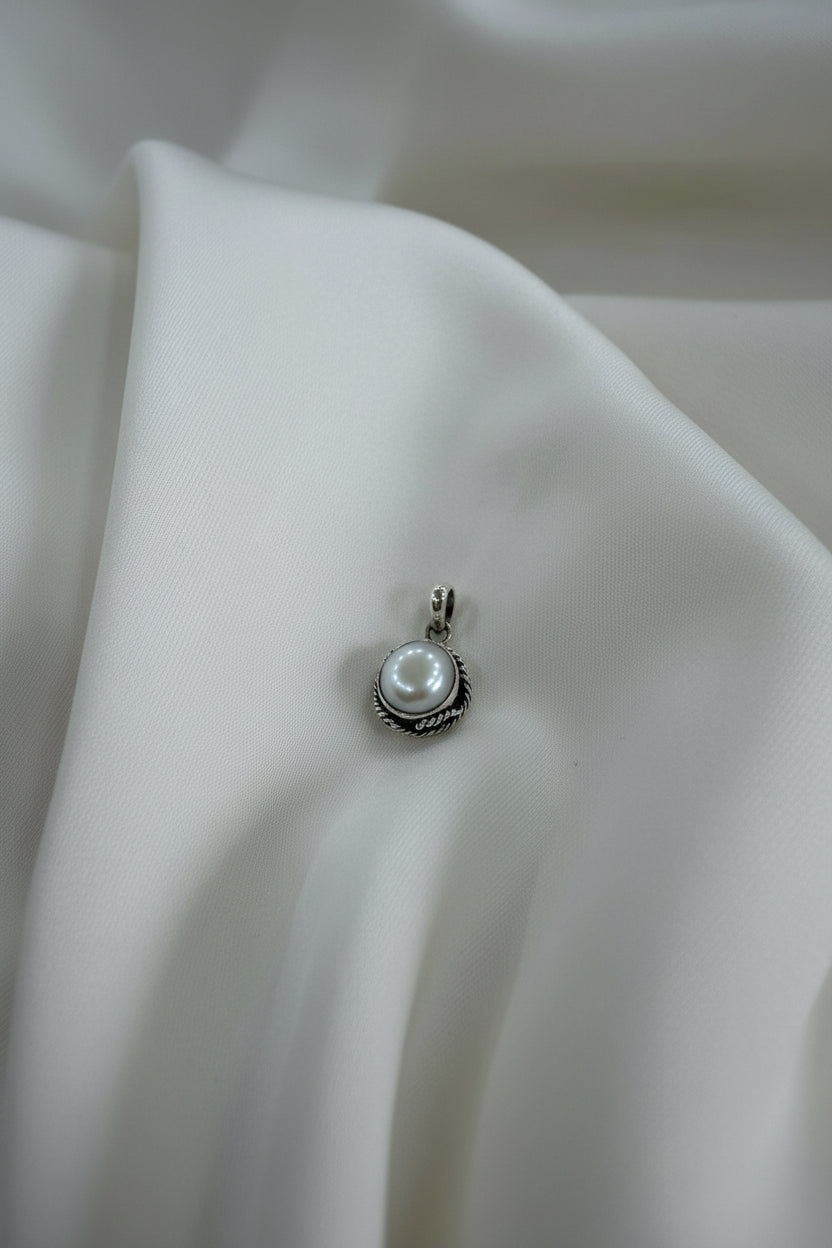 925 Silver White Pearl Classic Pendant (Without Chain)