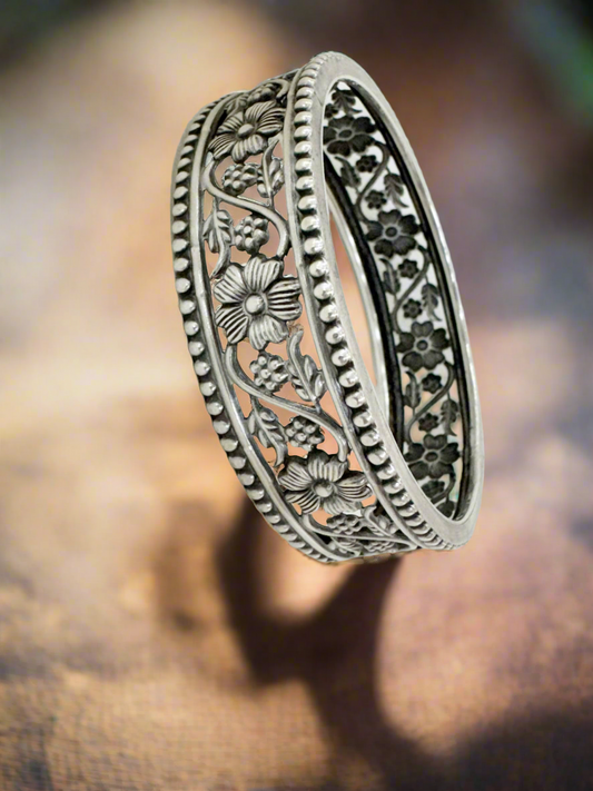 Matte Finish Silver Bold Blossom Kada
