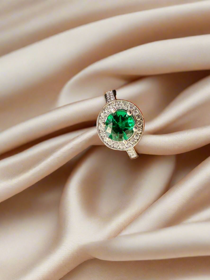 92.5 Silver Ring With Green Round Stone (Adjustable Size)