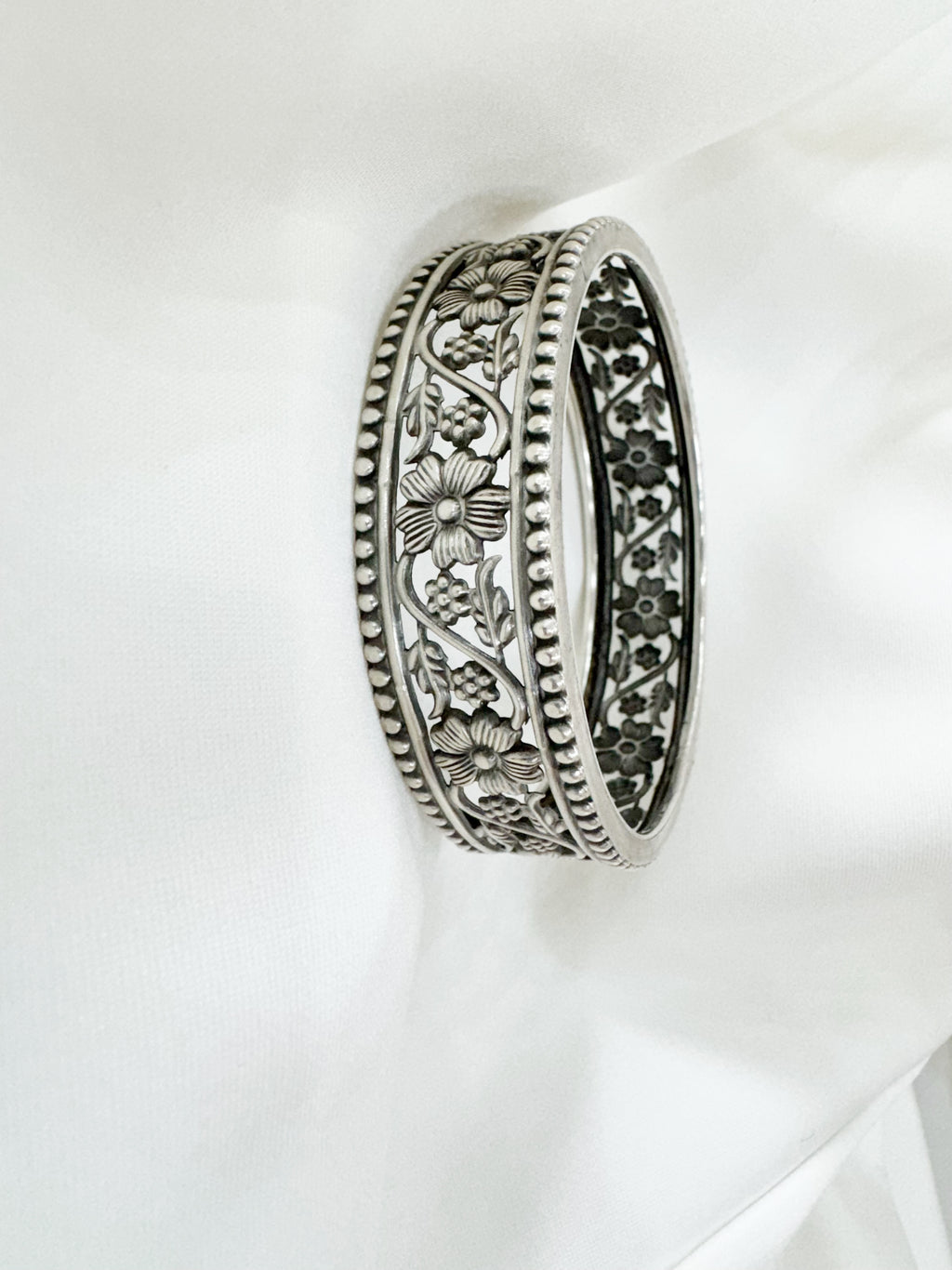 Matte Finish Silver Bold Blossom Kada
