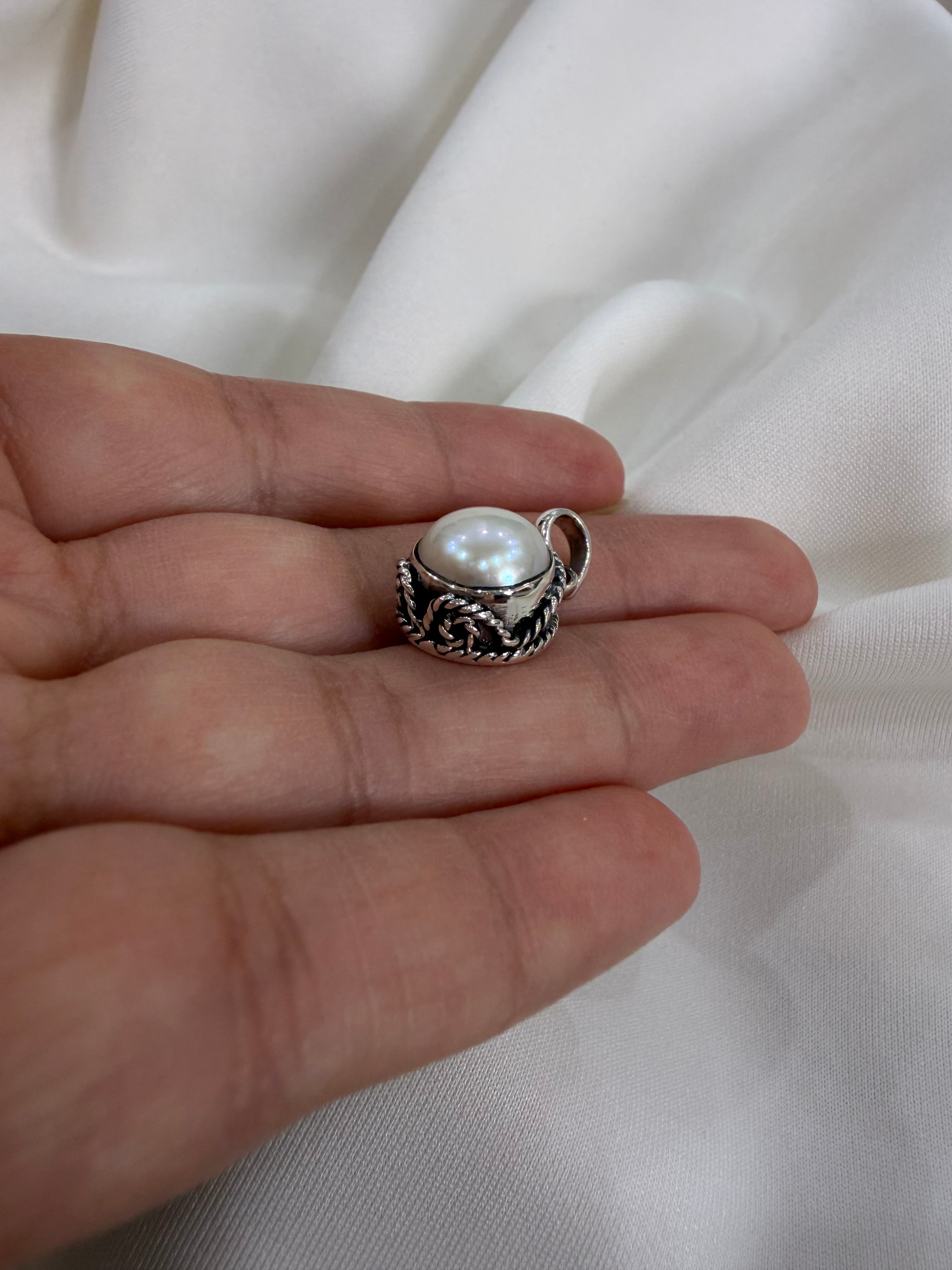 925 Silver White Pearl Classic Pendant (Without Chain)