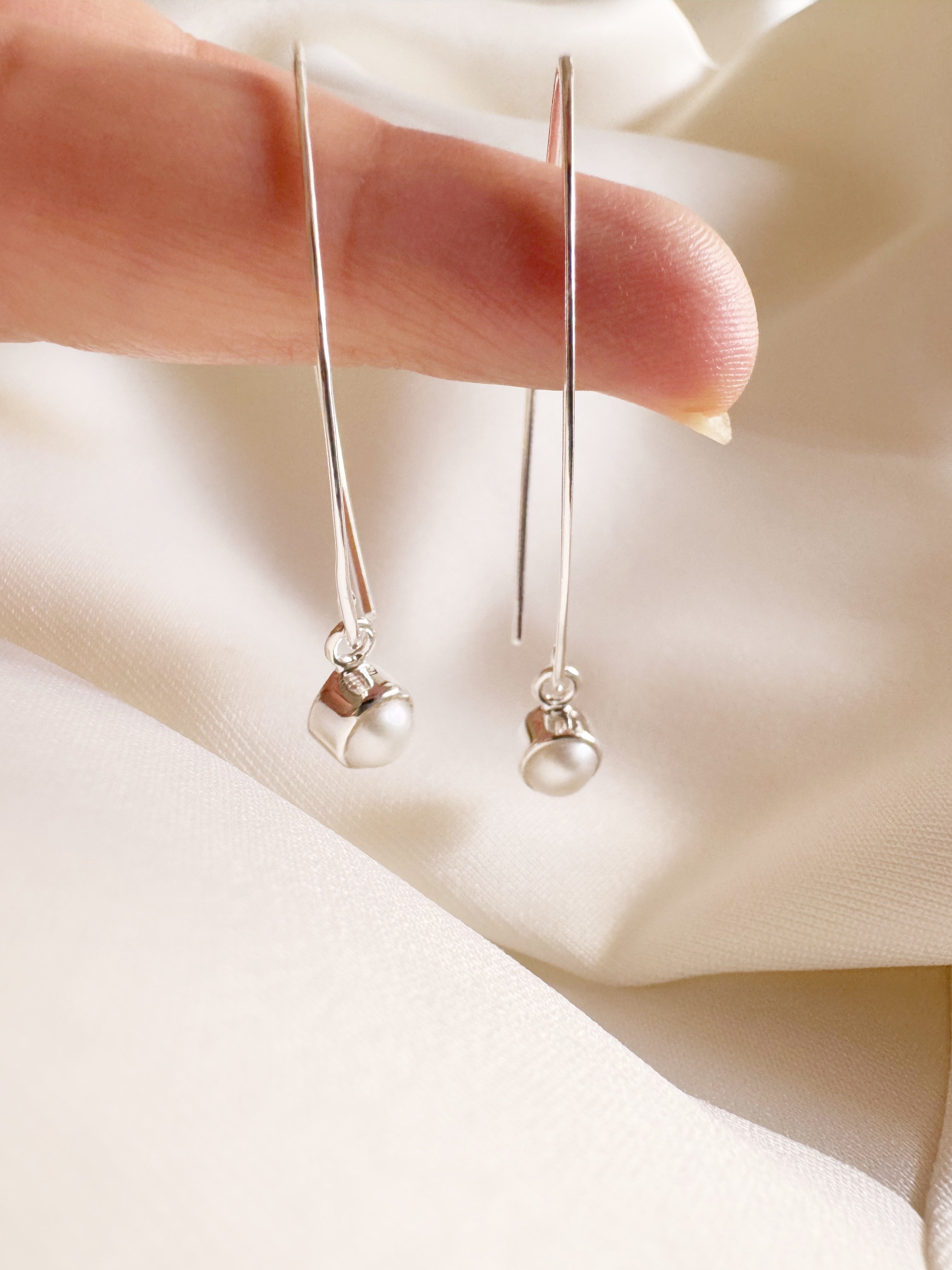 Minimalastic Pearl Arc Drop 92.5 Silver Earrings