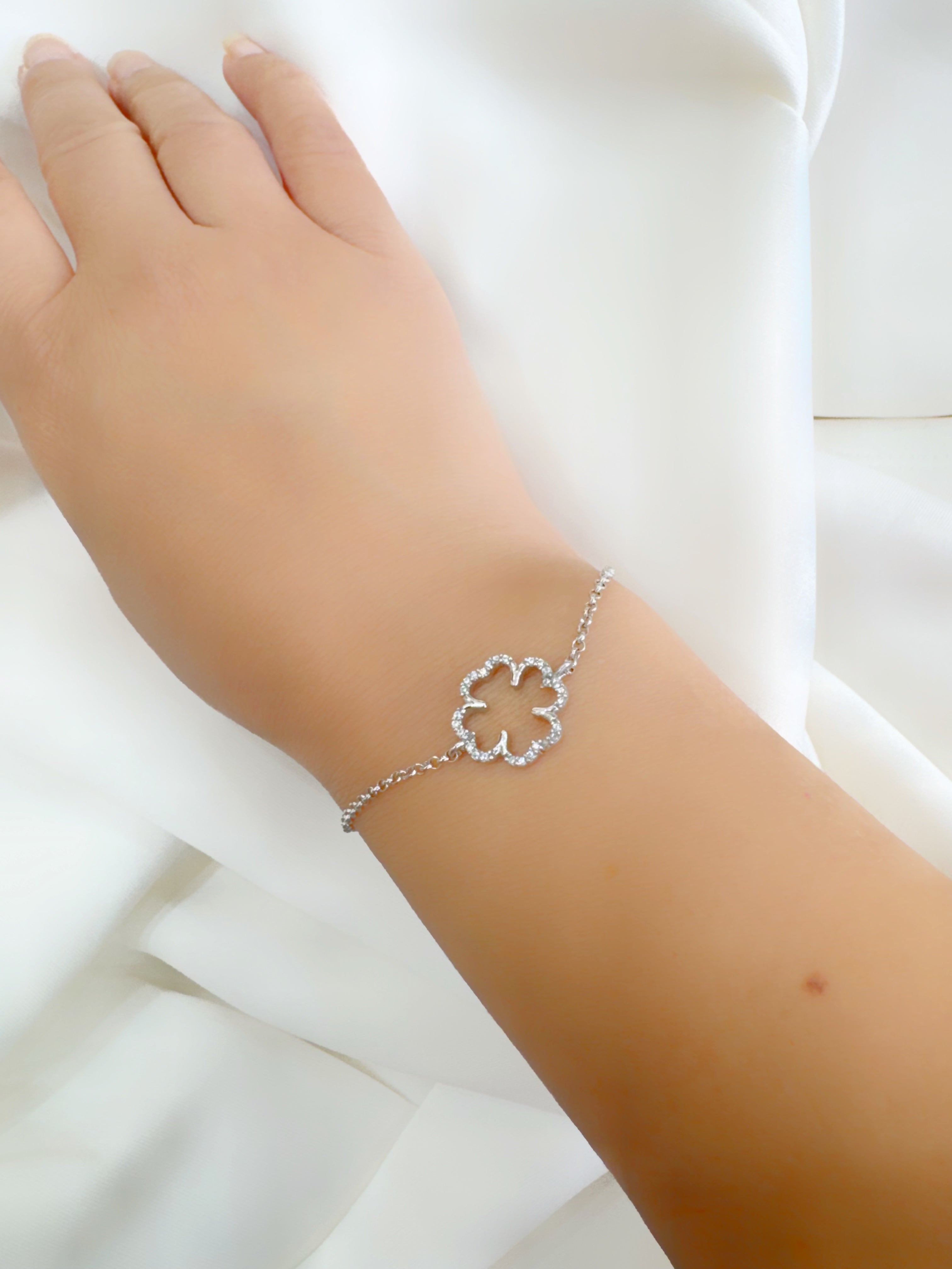 Eira Kamal – Minimalistic 92.5 Silver Open Lotus Bracelet