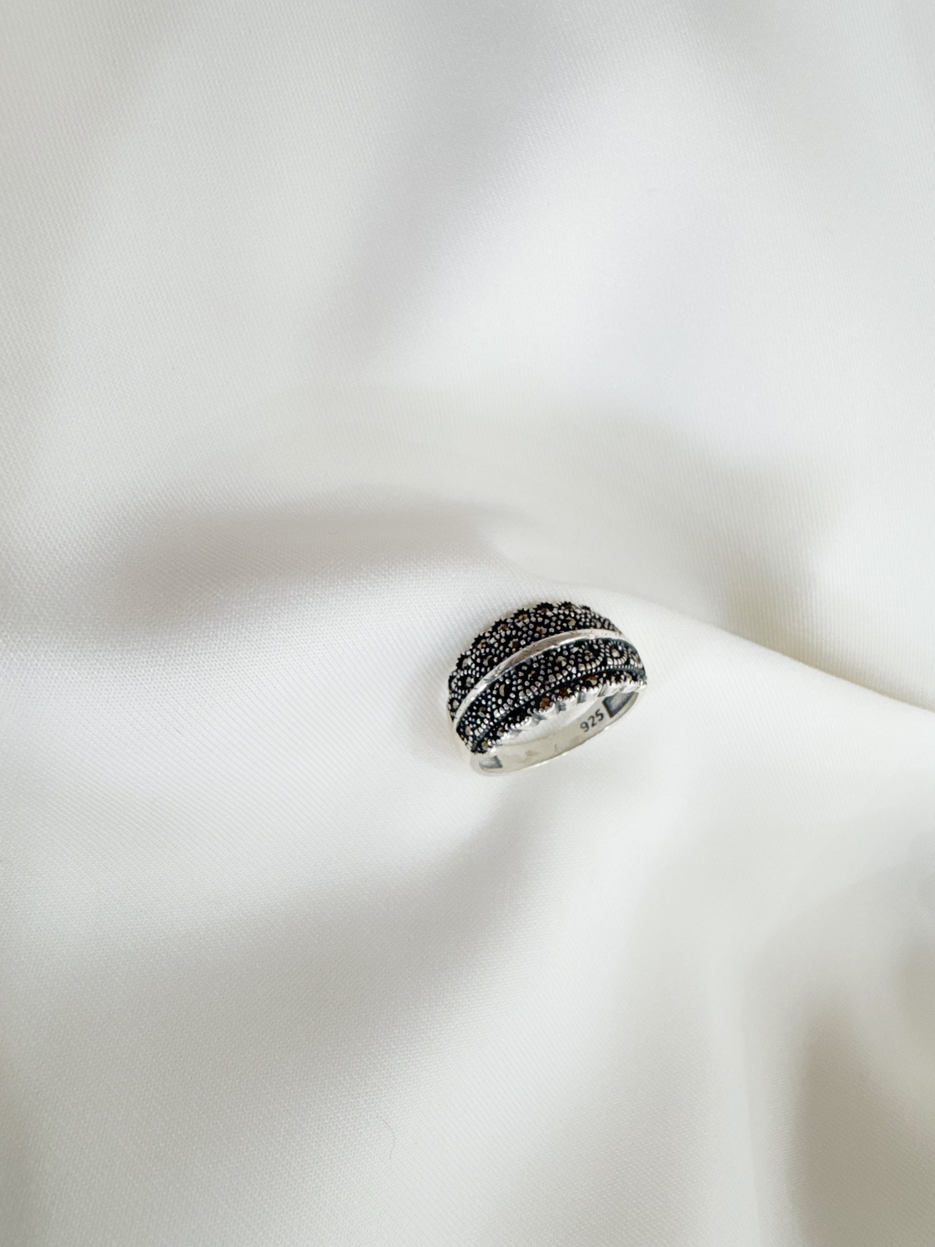 Marcasite Midnight Terrain 92.5 Silver Ring