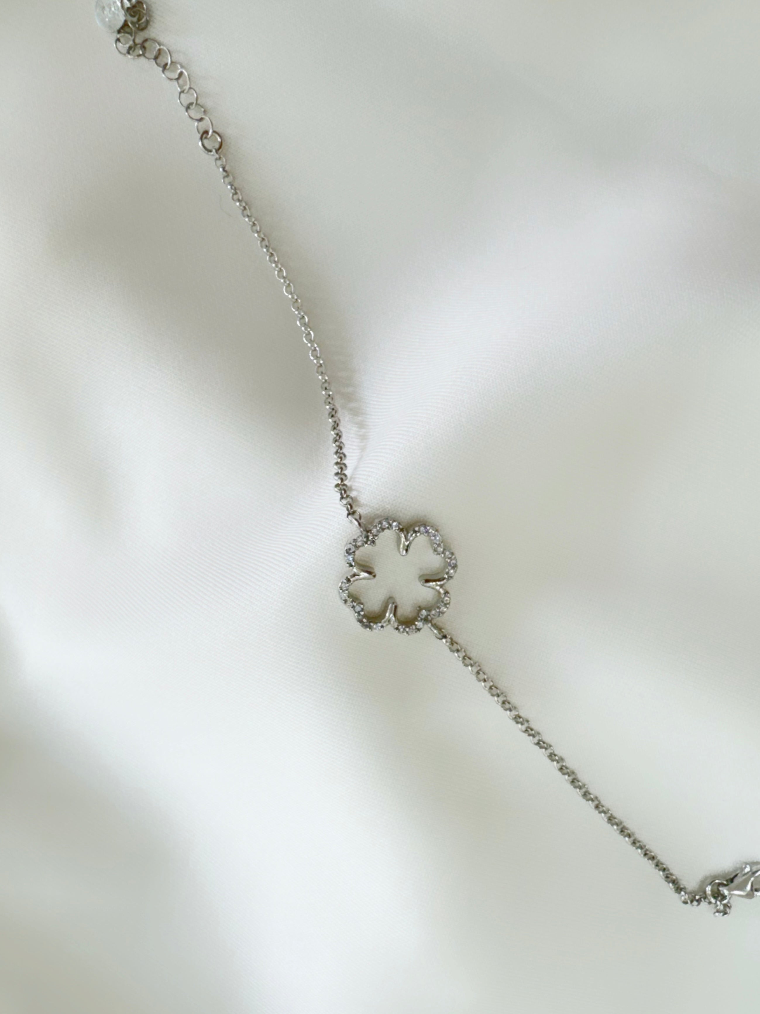 Eira Kamal – Minimalistic 92.5 Silver Open Lotus Bracelet