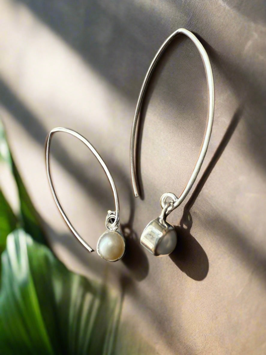 Minimalastic Pearl Arc Drop 92.5 Silver Earrings