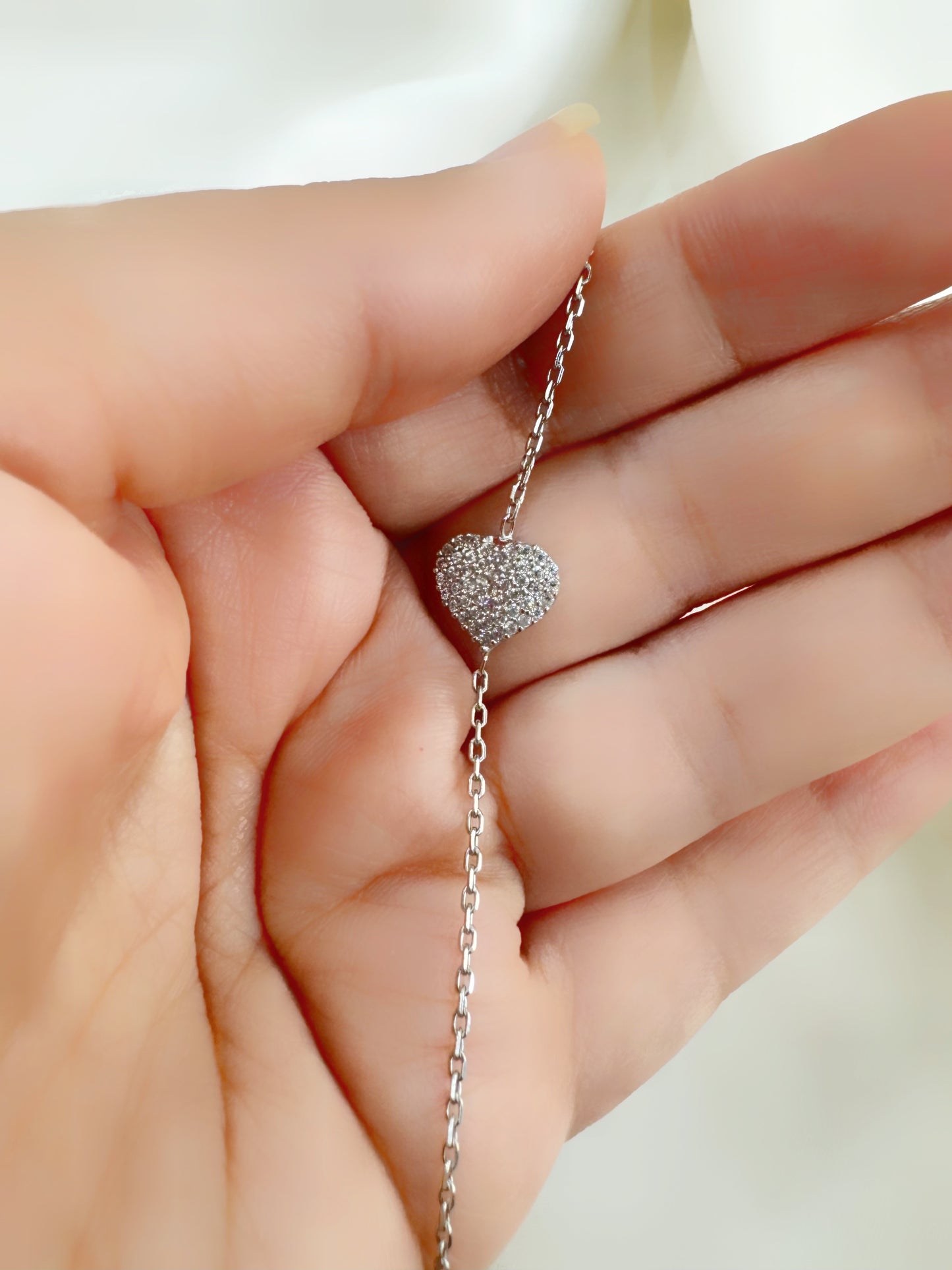 Eira Dilbar – Minimalistic 92.5 Silver Heart Bracelet