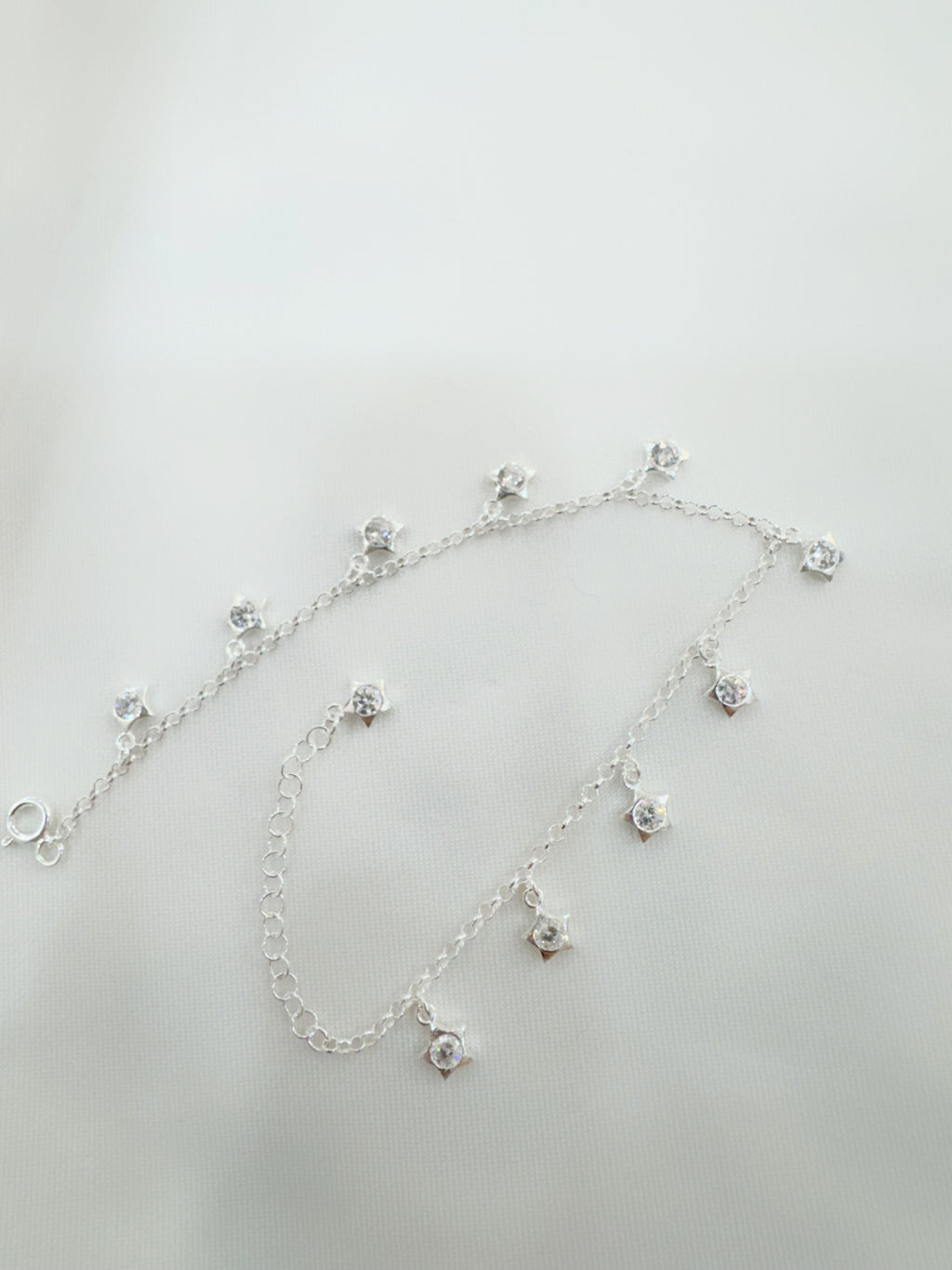 Eira Tara – Minimalistic 92.5 Silver Dangling Star Chain Bracelet
