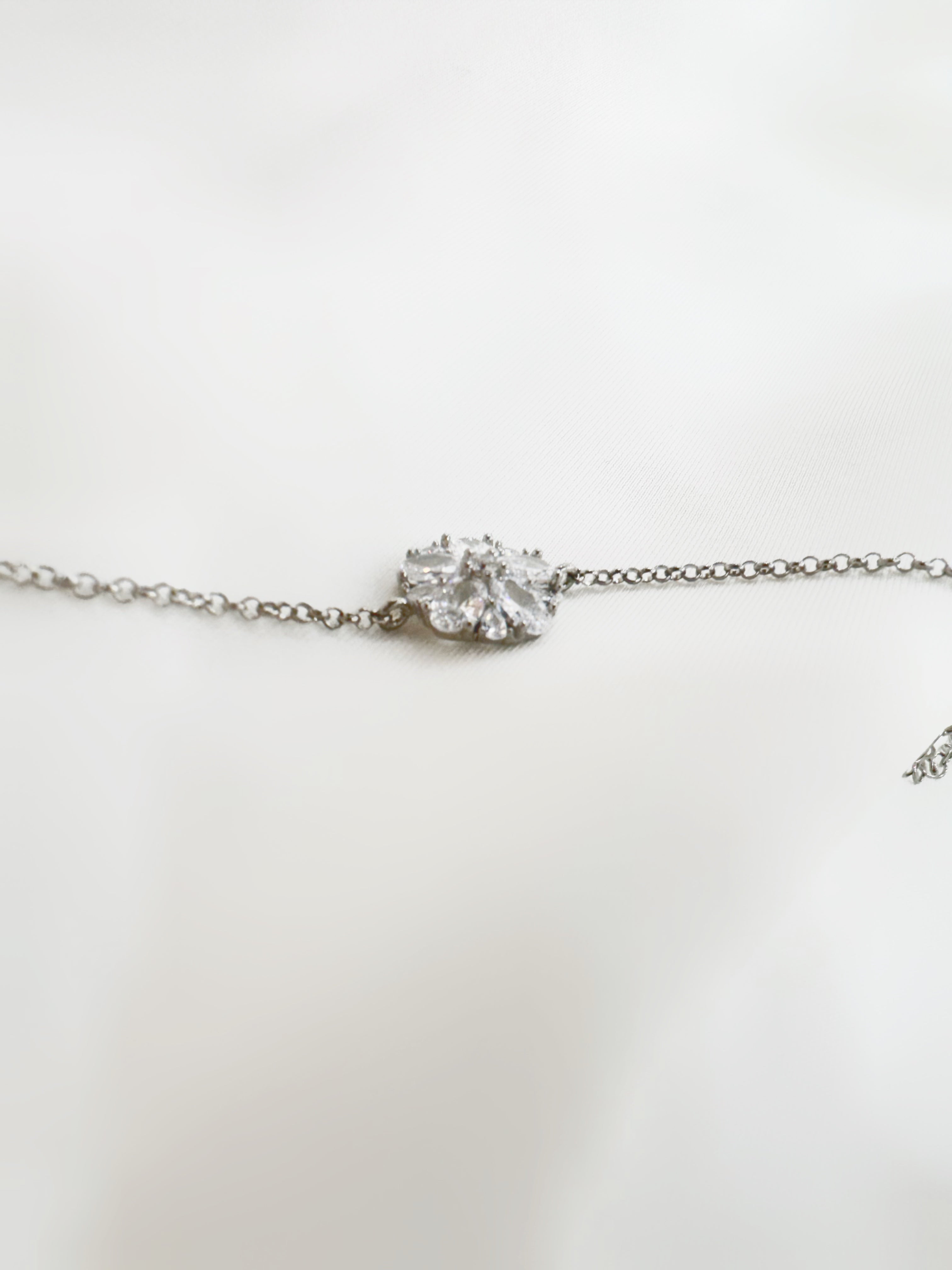 Eira Kiran – Minimalistic 92.5 Silver Radiant Bloom Bracelet