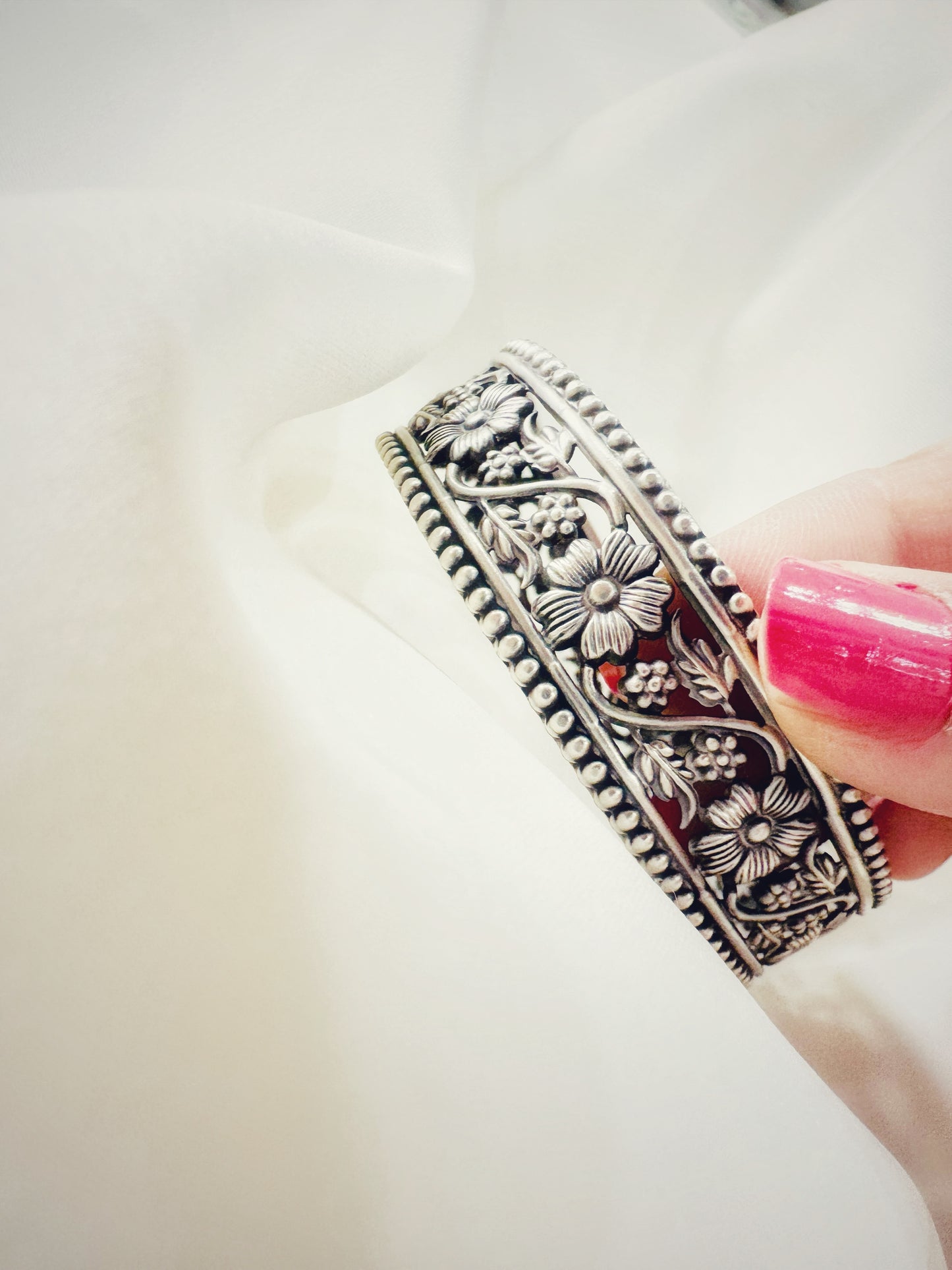 Matte Finish Silver Bold Blossom Kada
