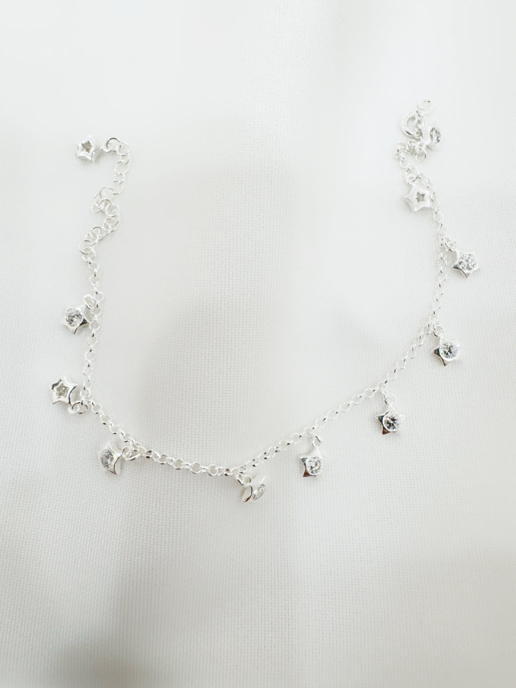 Eira Tara – Minimalistic 92.5 Silver Dangling Star Chain Bracelet