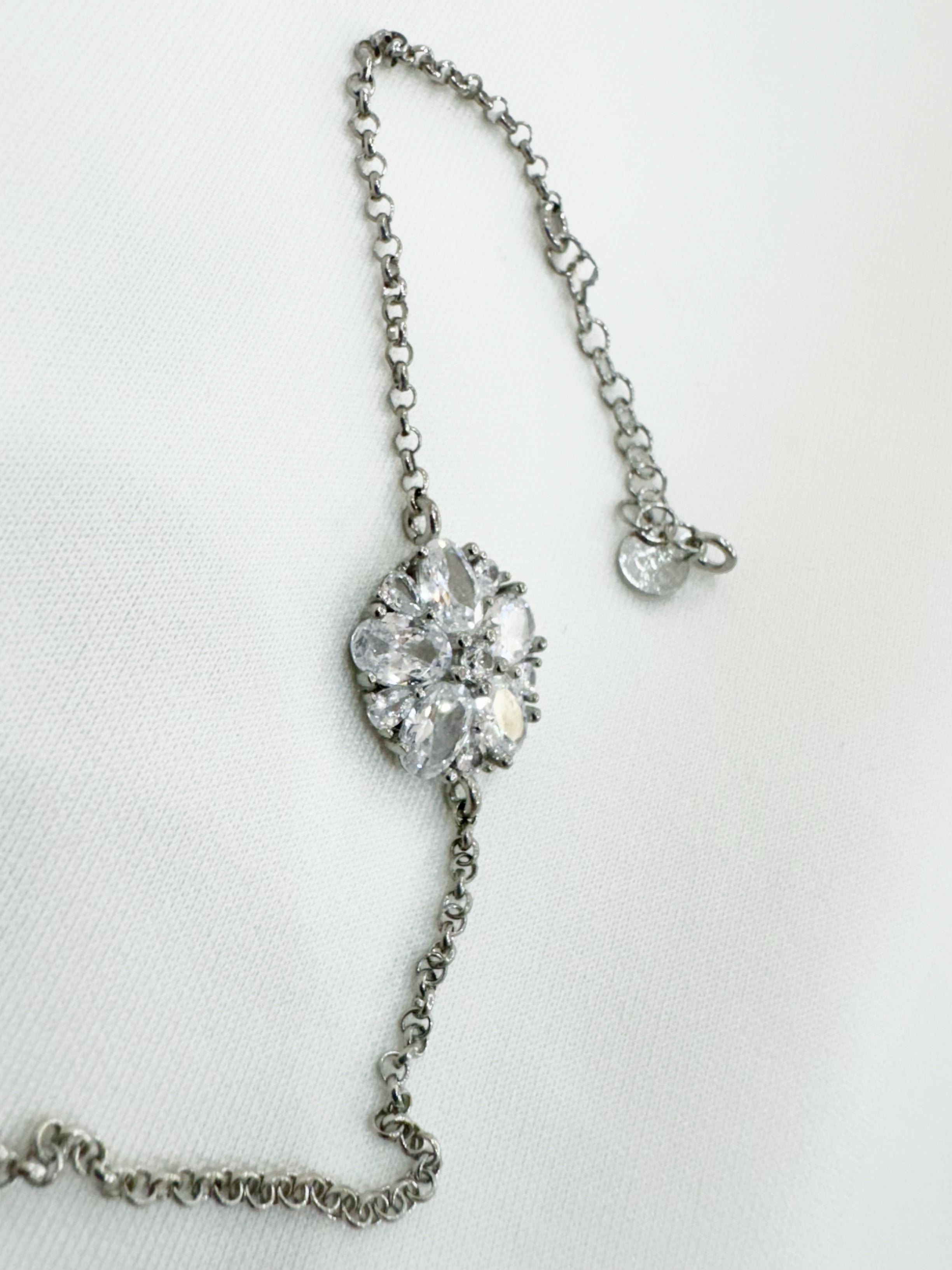 Eira Kiran – Minimalistic 92.5 Silver Radiant Bloom Bracelet
