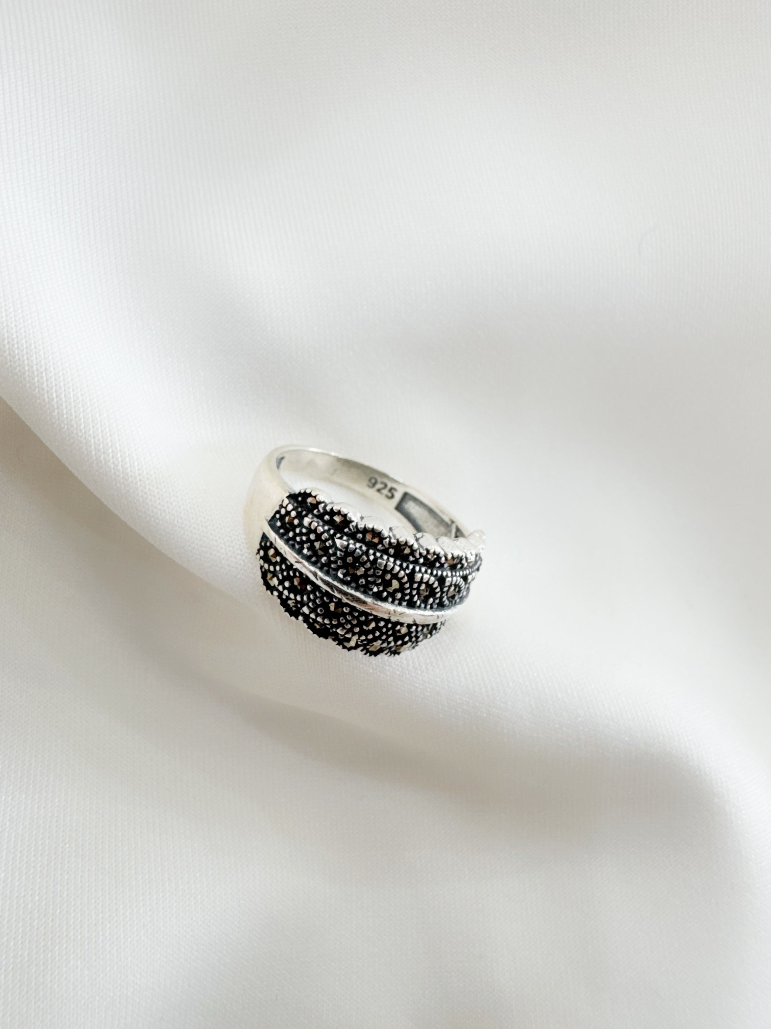 Marcasite Midnight Terrain 92.5 Silver Ring