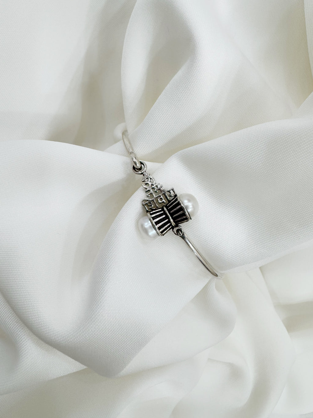 Shiva Damroo Pearl Harmony 92.5 Handcrafted Bracelet