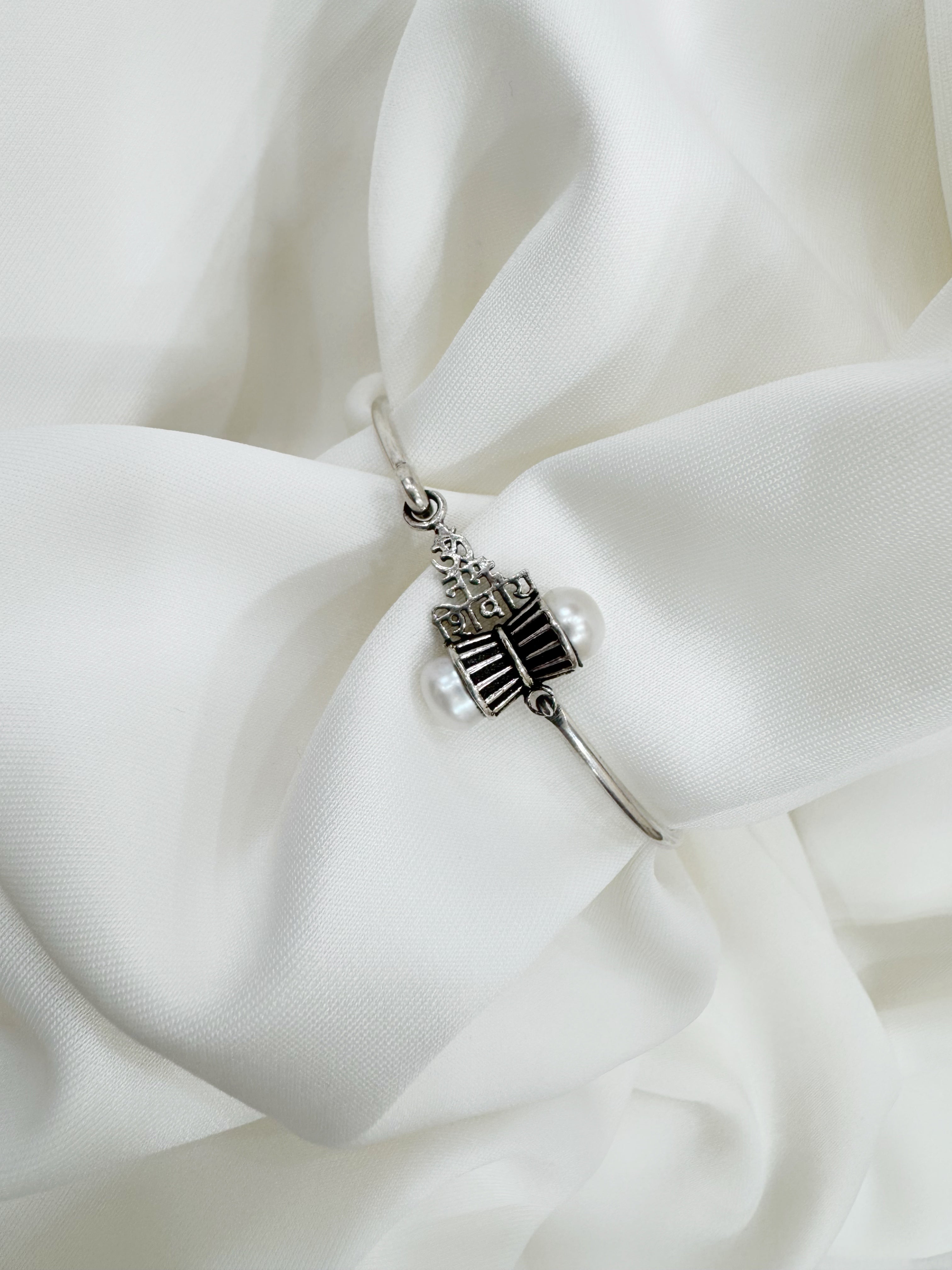 Shiva Damroo Pearl Harmony 92.5 Handcrafted Bracelet
