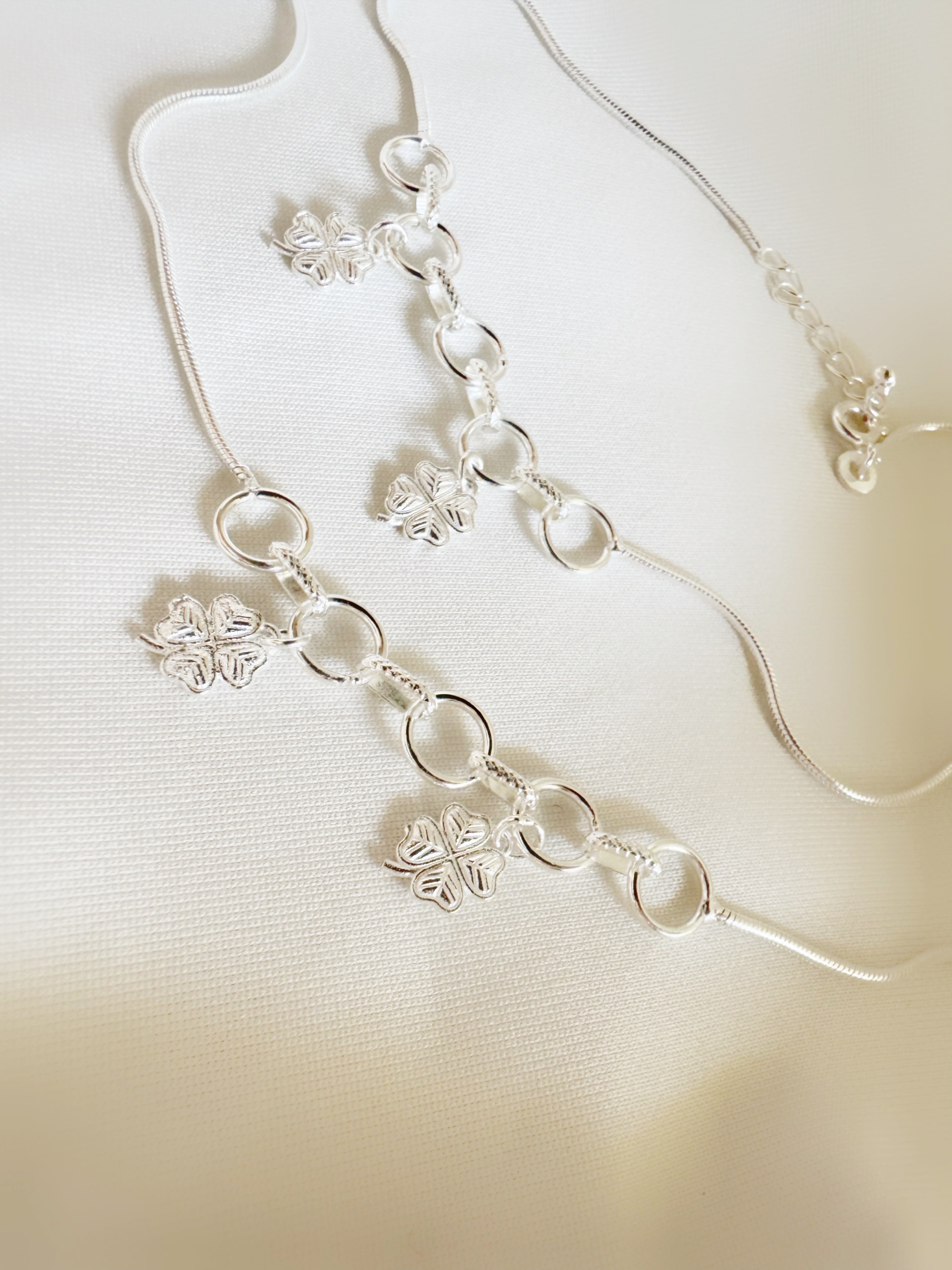 Flora 92.5 Light Weight Blossom Anklet