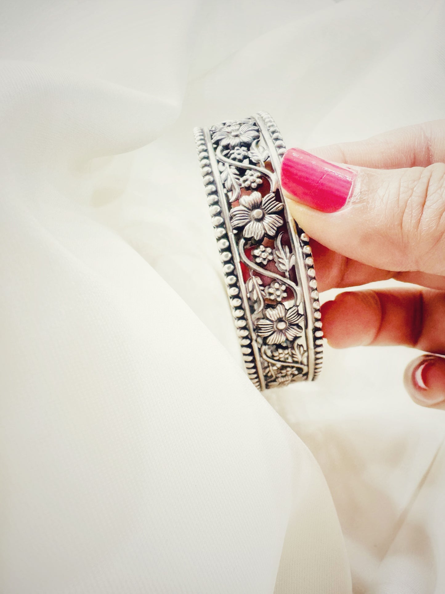 Matte Finish Silver Bold Blossom Kada