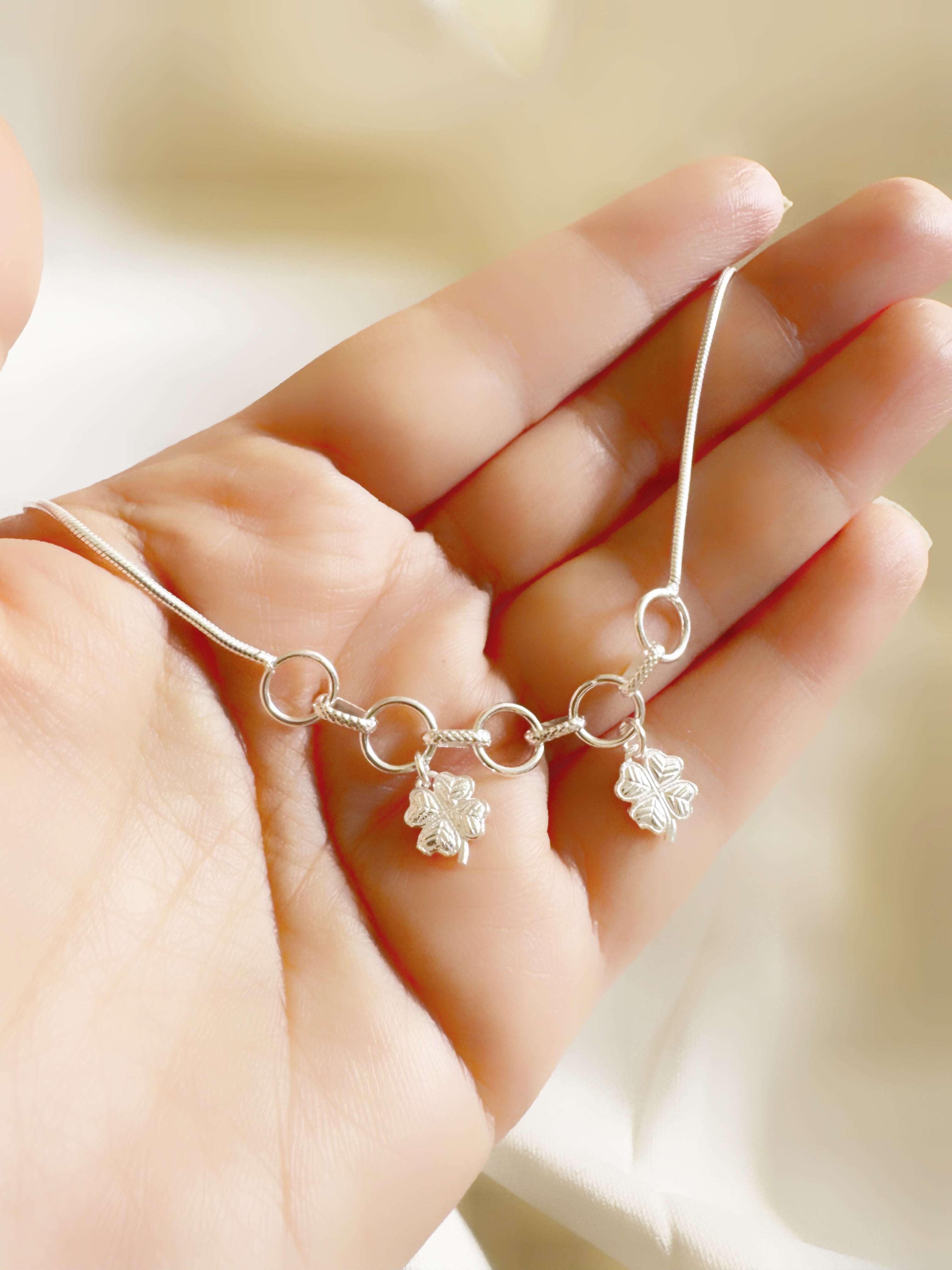 Flora 92.5 Light Weight Blossom Anklet