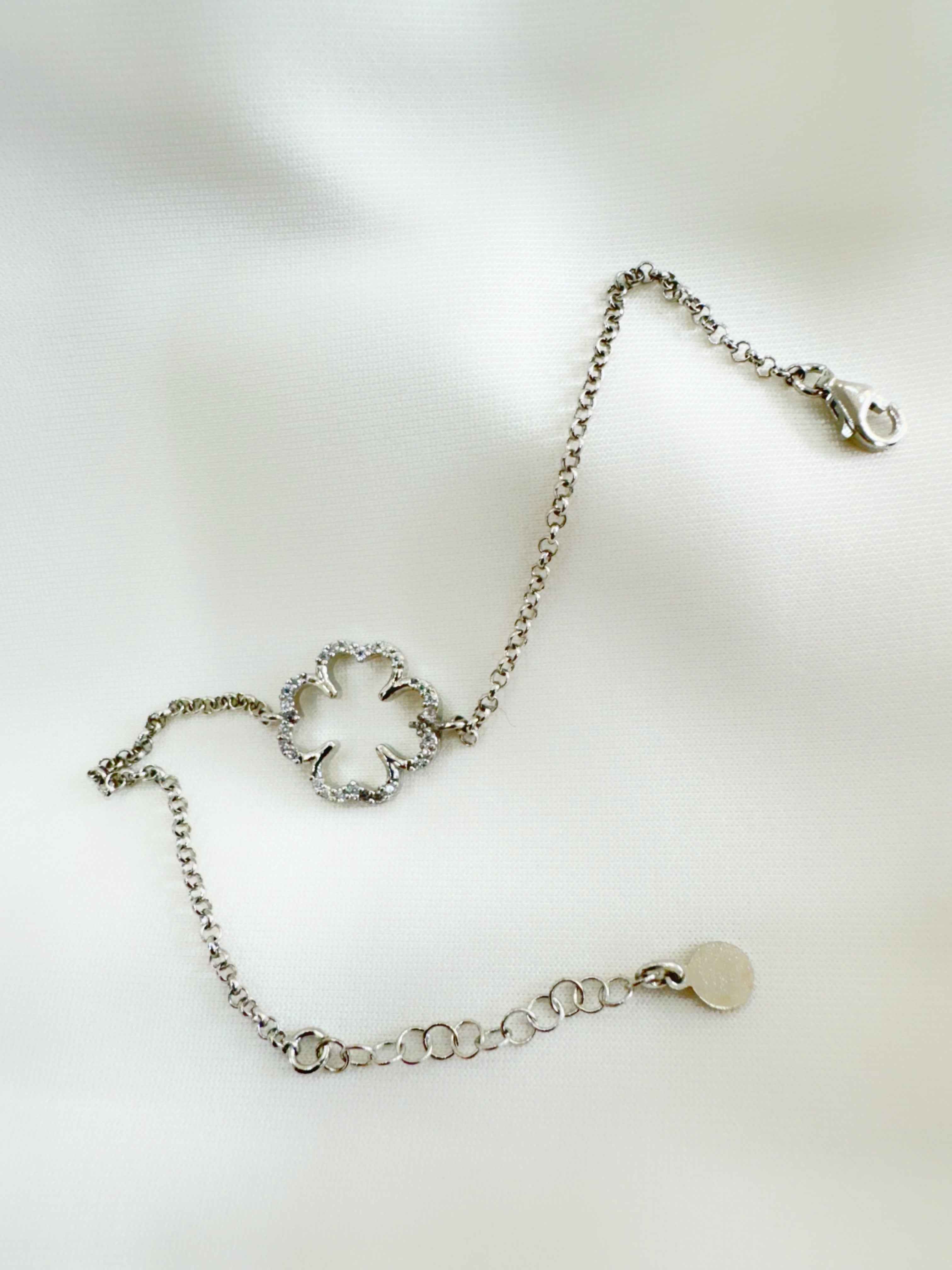 Eira Kamal – Minimalistic 92.5 Silver Open Lotus Bracelet