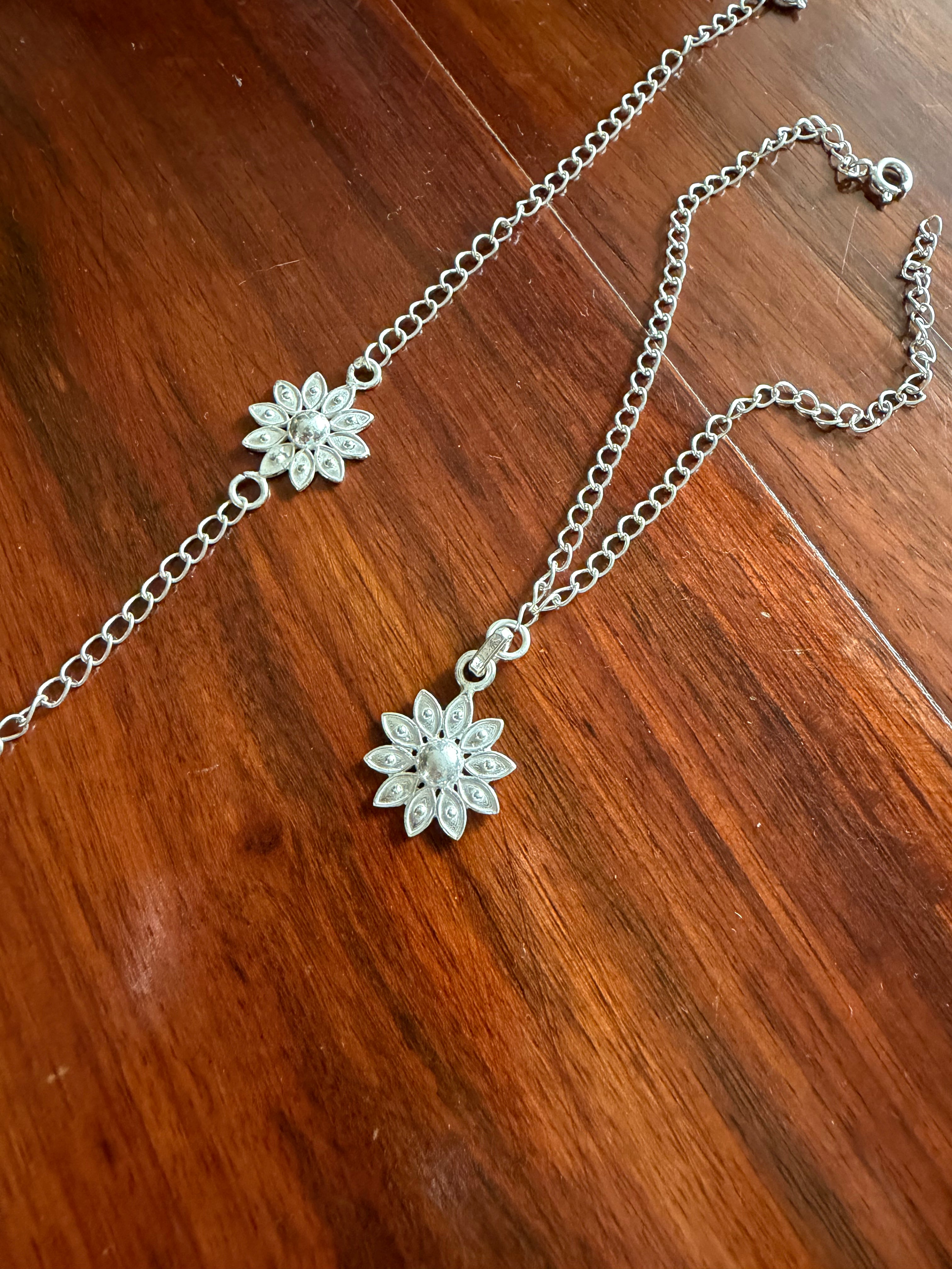 Pushp Divine Silver Rakhis for Bhai Bhabhi (Lumba) – 925 Handcrafted Silver